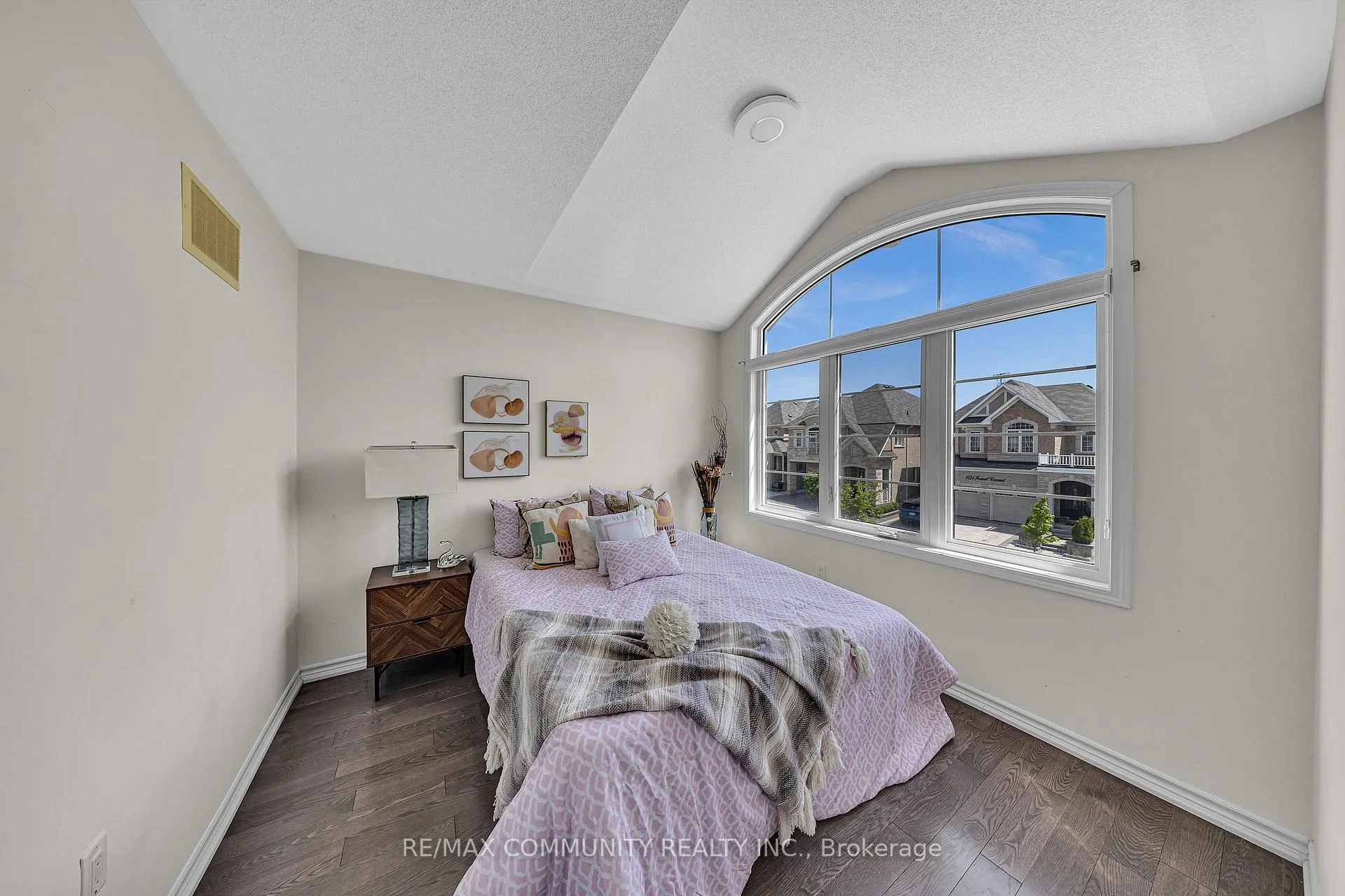 Photo 29 of 1055 Foxtail Crescent E, Pickering, Rural Pickering — HOMEH