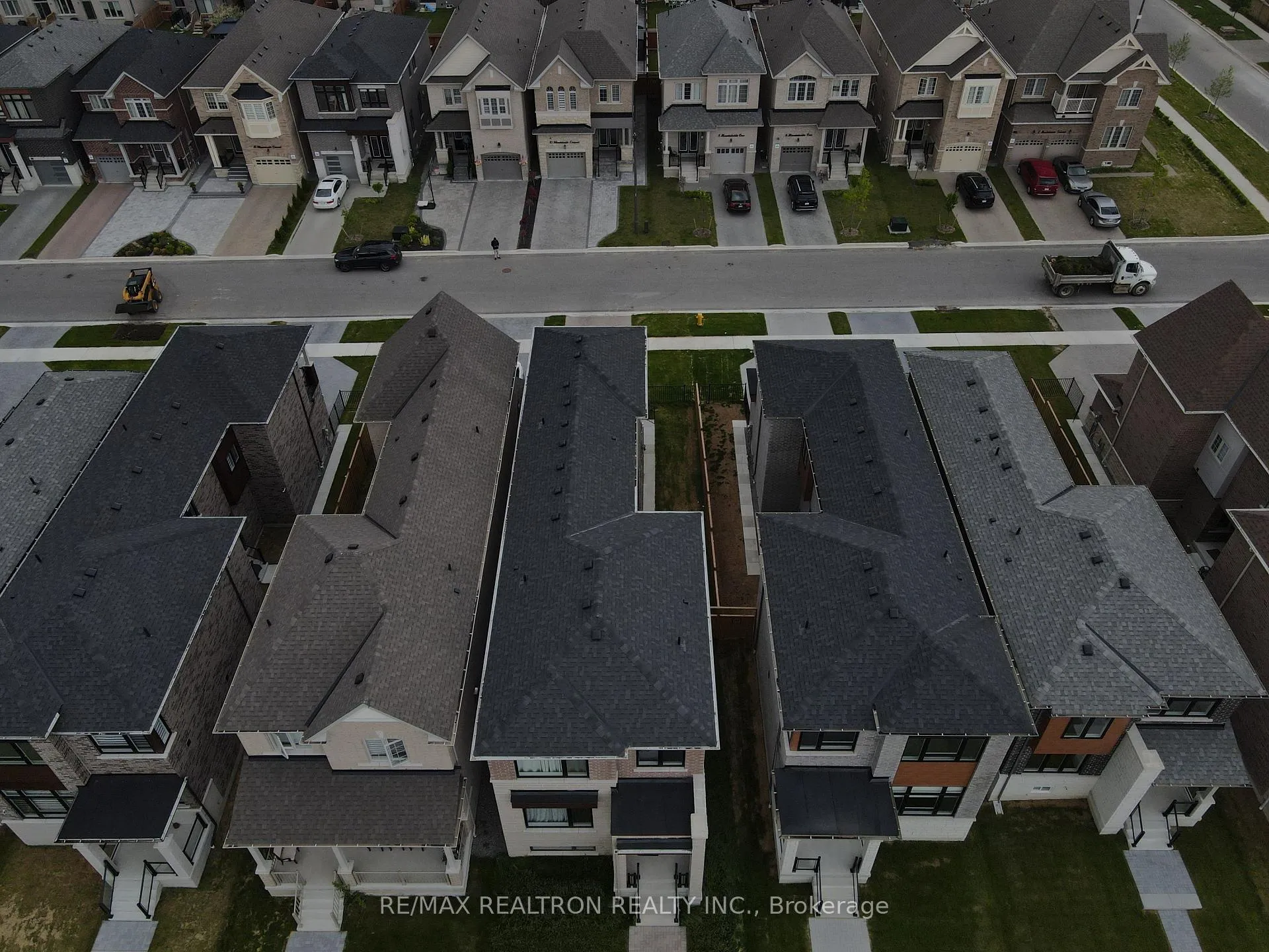 Photo 5 of 9 Mountainside Crescent, Whitby, Rolling Acres — HOMEH
