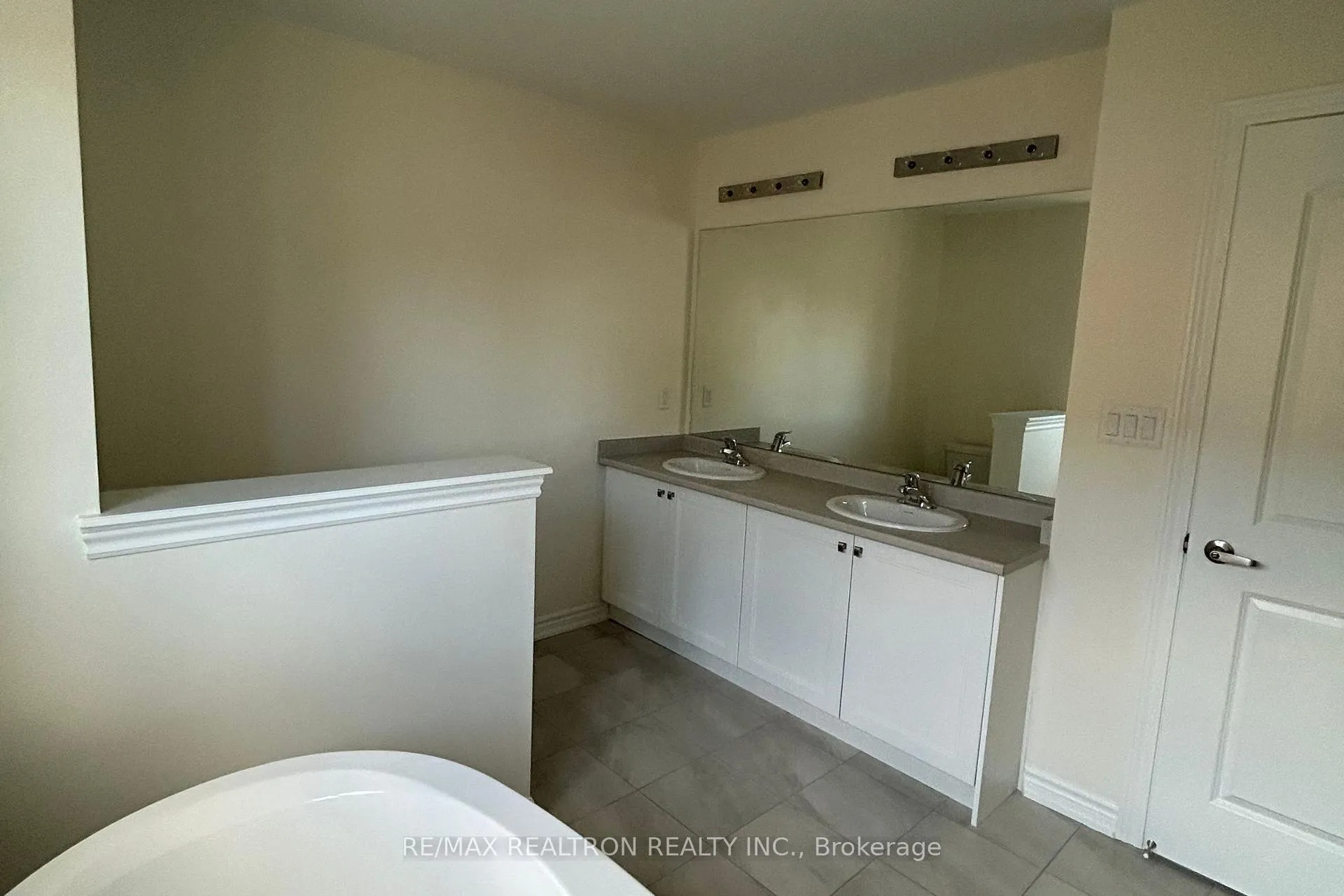 Photo 20 of 9 Mountainside Crescent, Whitby, Rolling Acres — HOMEH