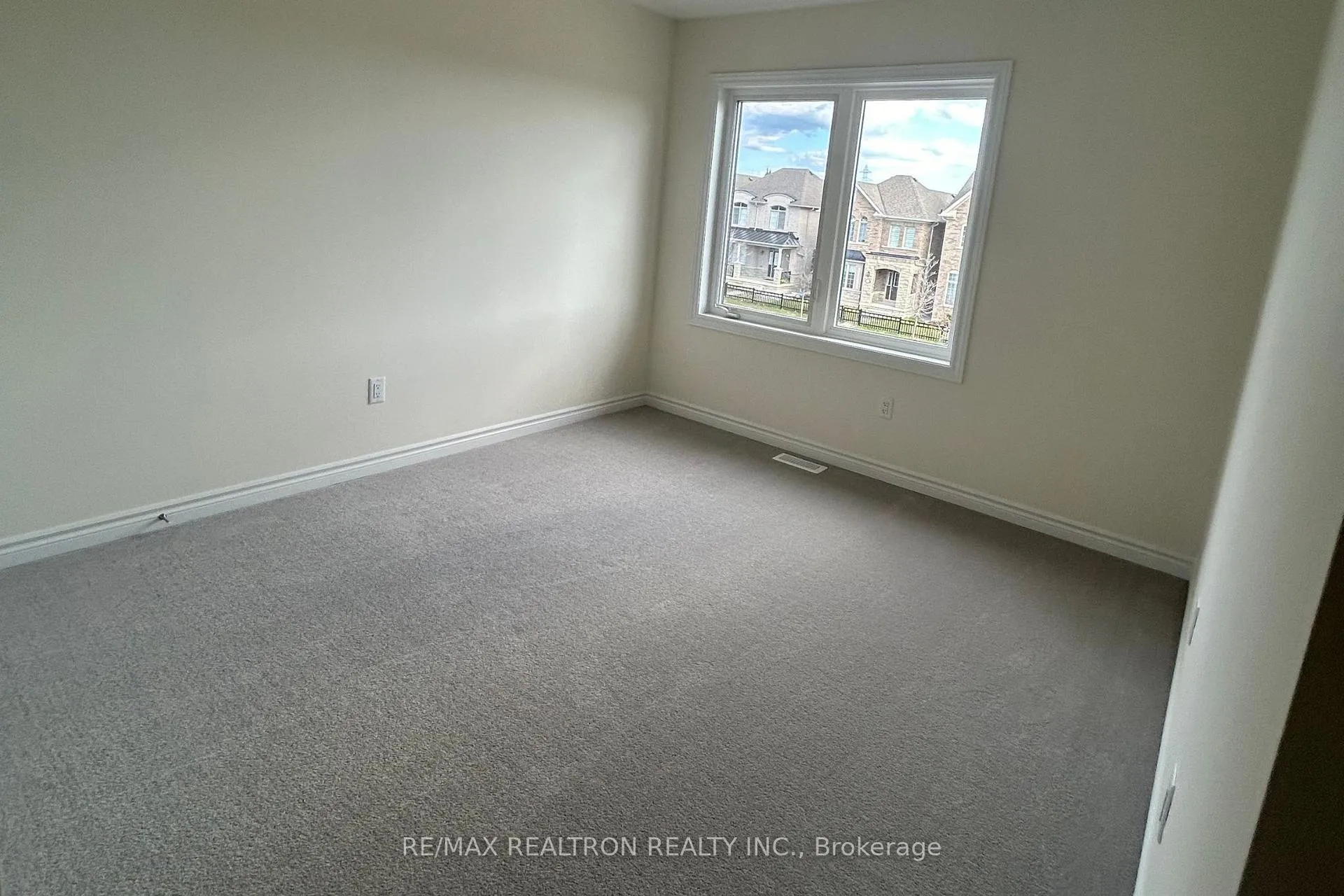 Photo 23 of 9 Mountainside Crescent, Whitby, Rolling Acres — HOMEH