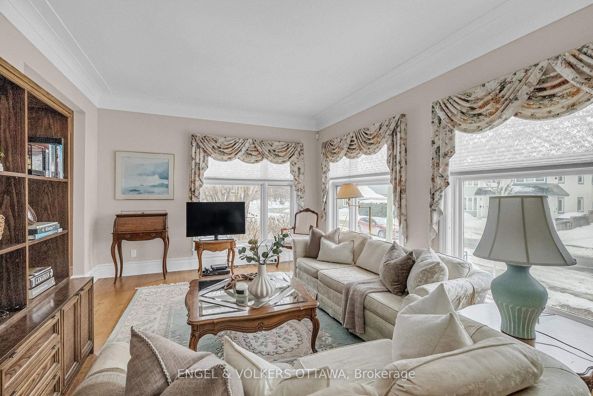 Photo 6 of 29 Burnham Road, Ottawa, Ottawa East — HOMEH