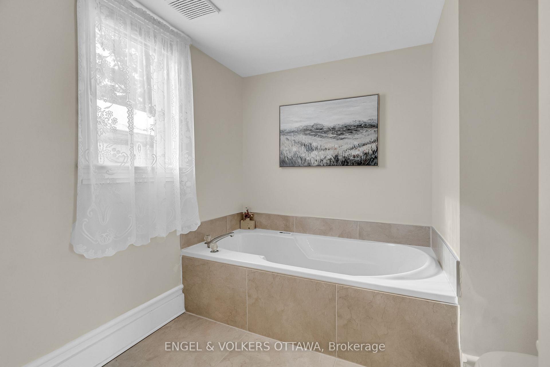 Photo 19 of 29 Burnham Road, Ottawa, Ottawa East — HOMEH