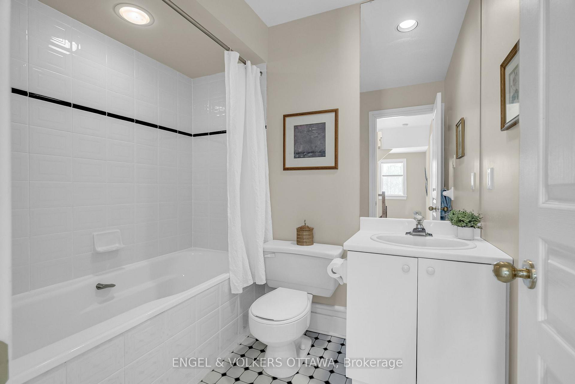 Photo 24 of 29 Burnham Road, Ottawa, Ottawa East — HOMEH