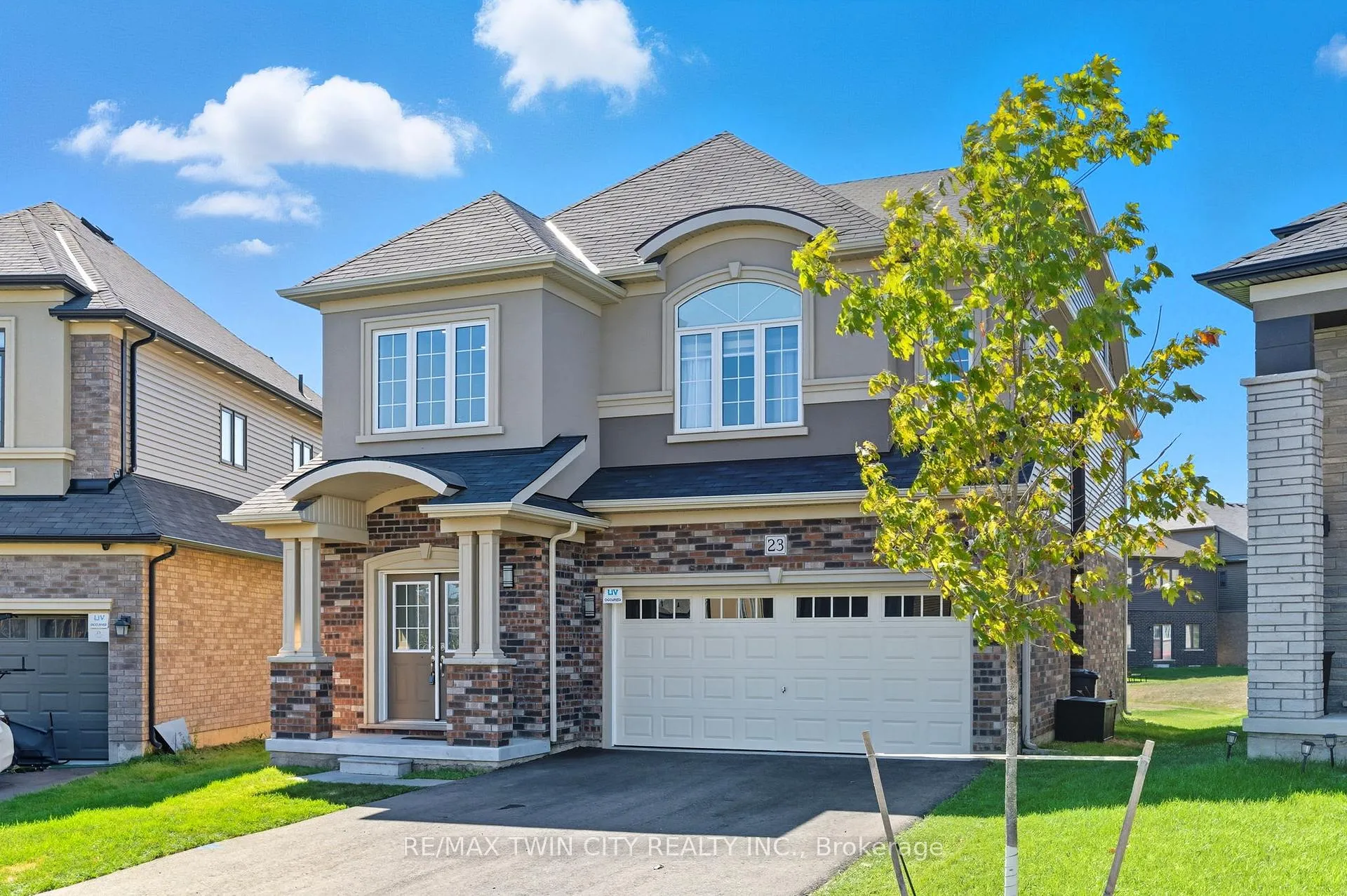 Photo 2 of 23 Whitton Drive, Brant, Paris — HOMEH