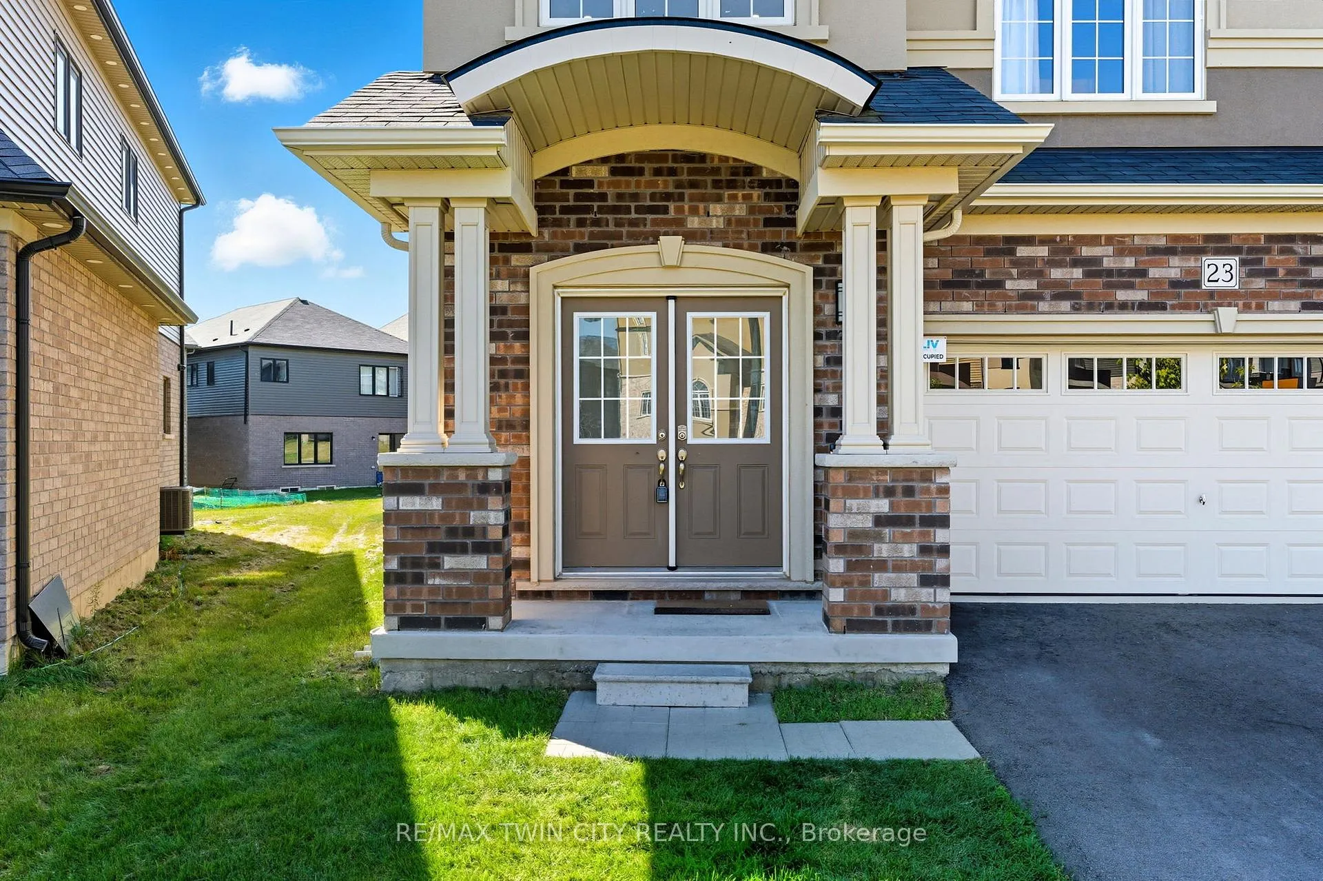Photo 3 of 23 Whitton Drive, Brant, Paris — HOMEH