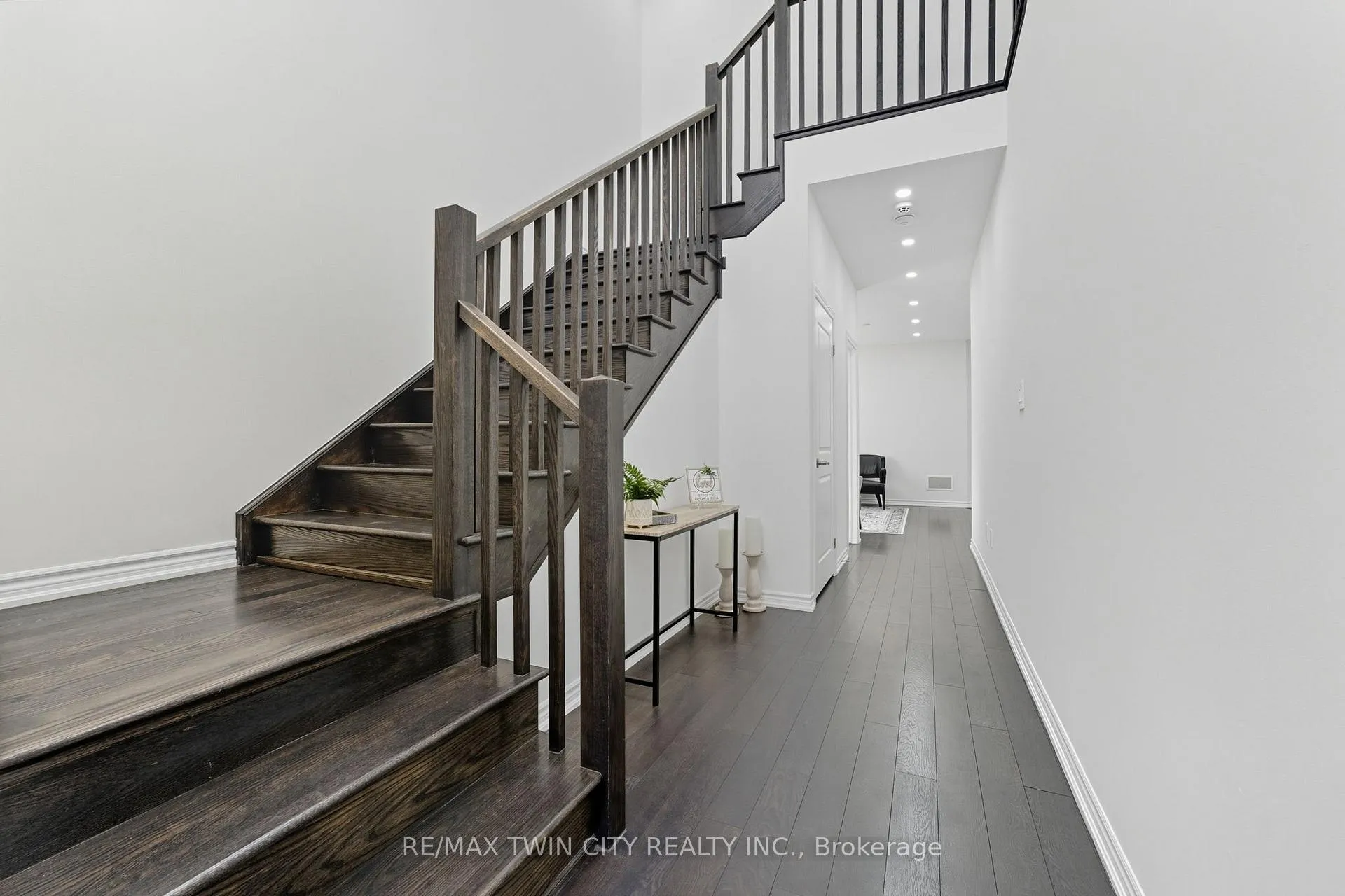 Photo 5 of 23 Whitton Drive, Brant, Paris — HOMEH