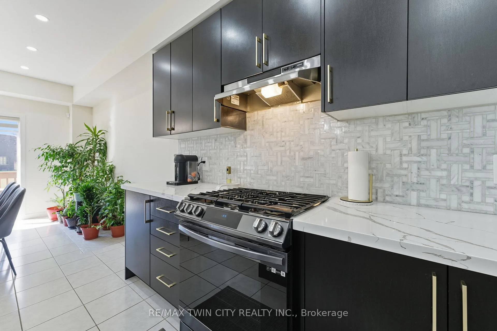 Photo 13 of 23 Whitton Drive, Brant, Paris — HOMEH