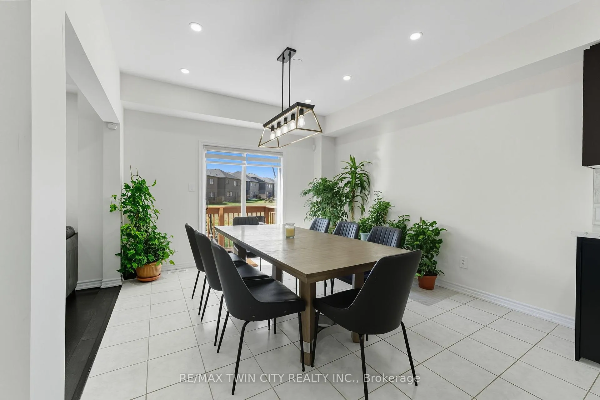 Photo 14 of 23 Whitton Drive, Brant, Paris — HOMEH
