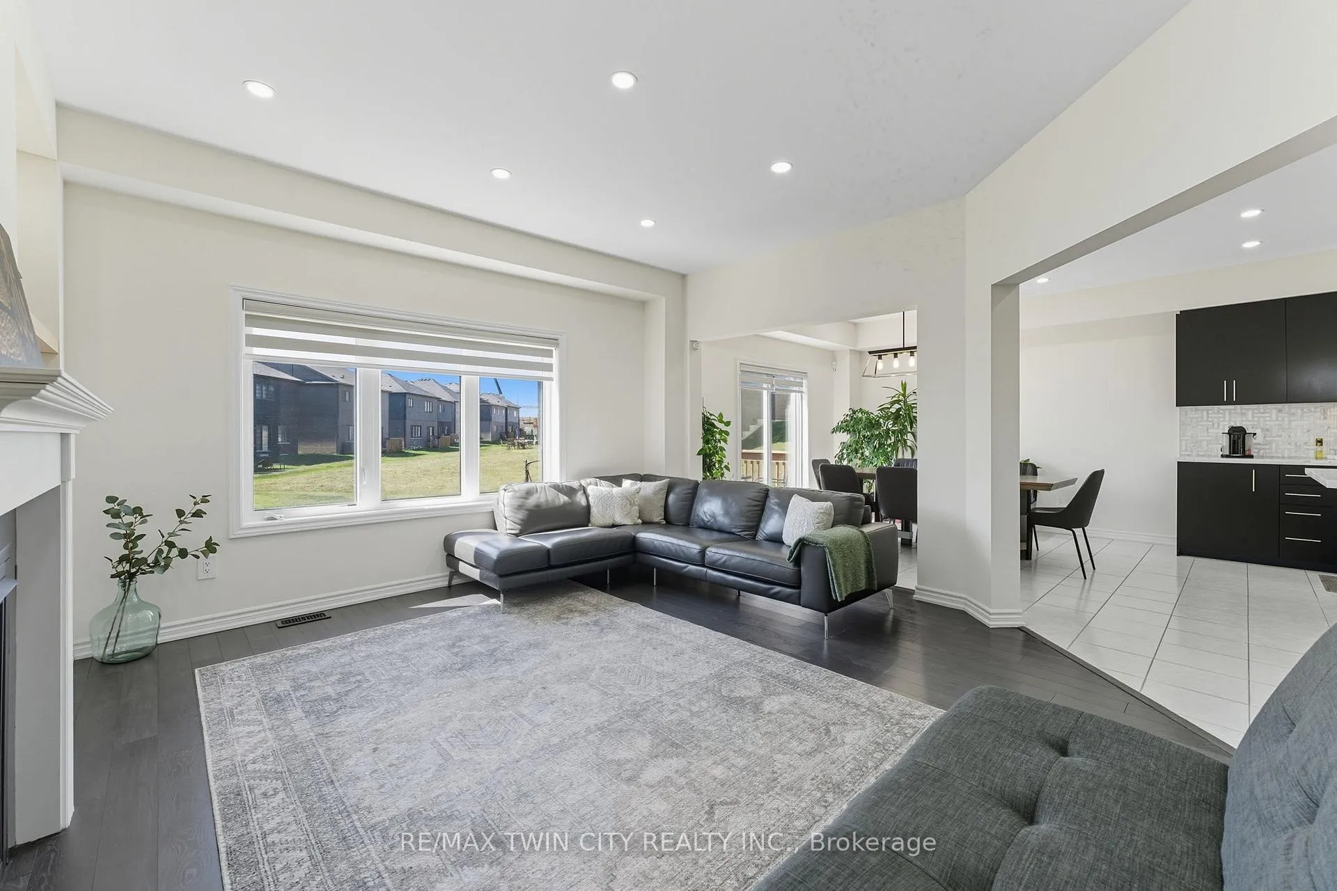Photo 16 of 23 Whitton Drive, Brant, Paris — HOMEH