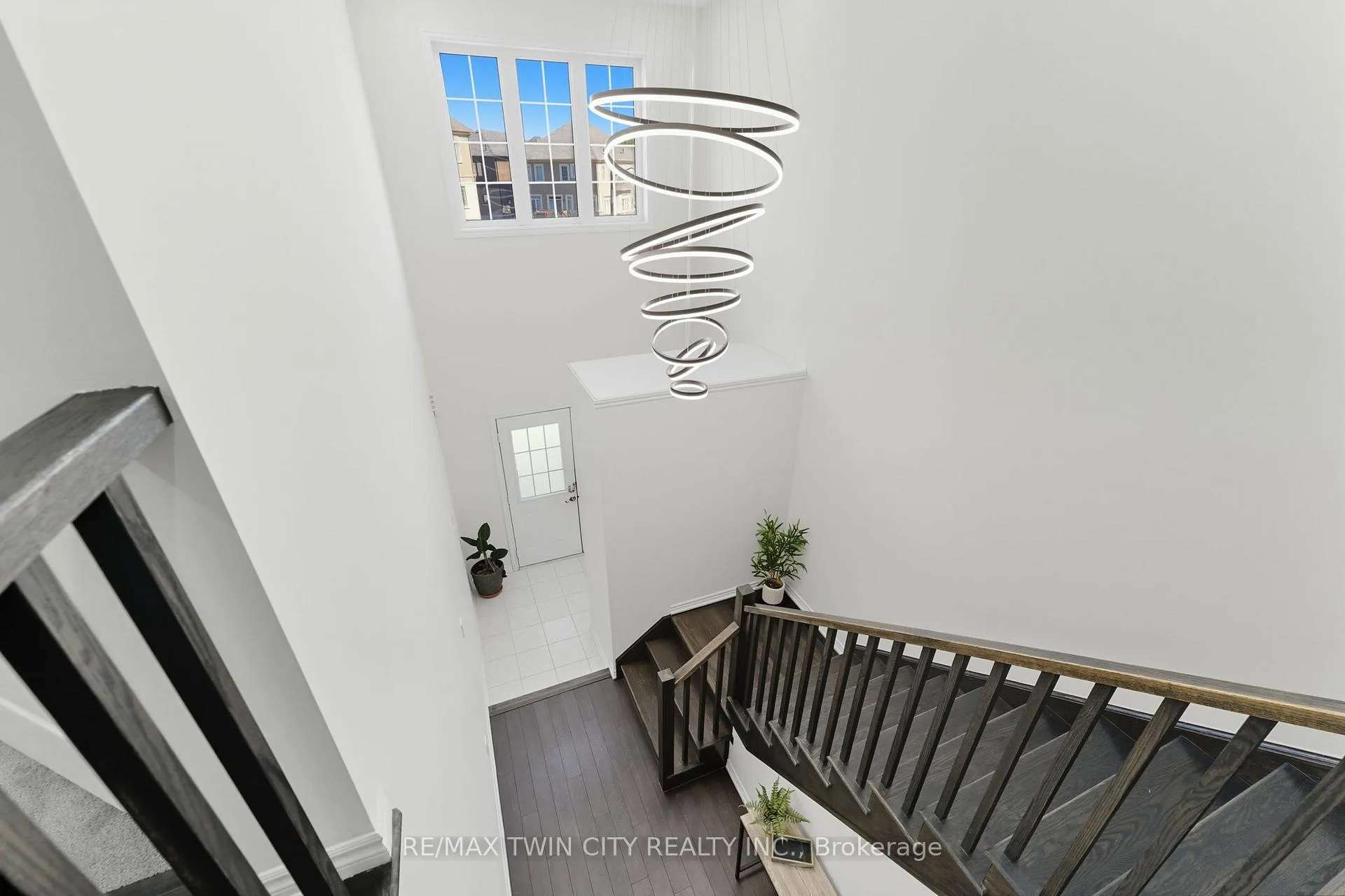 Photo 20 of 23 Whitton Drive, Brant, Paris — HOMEH