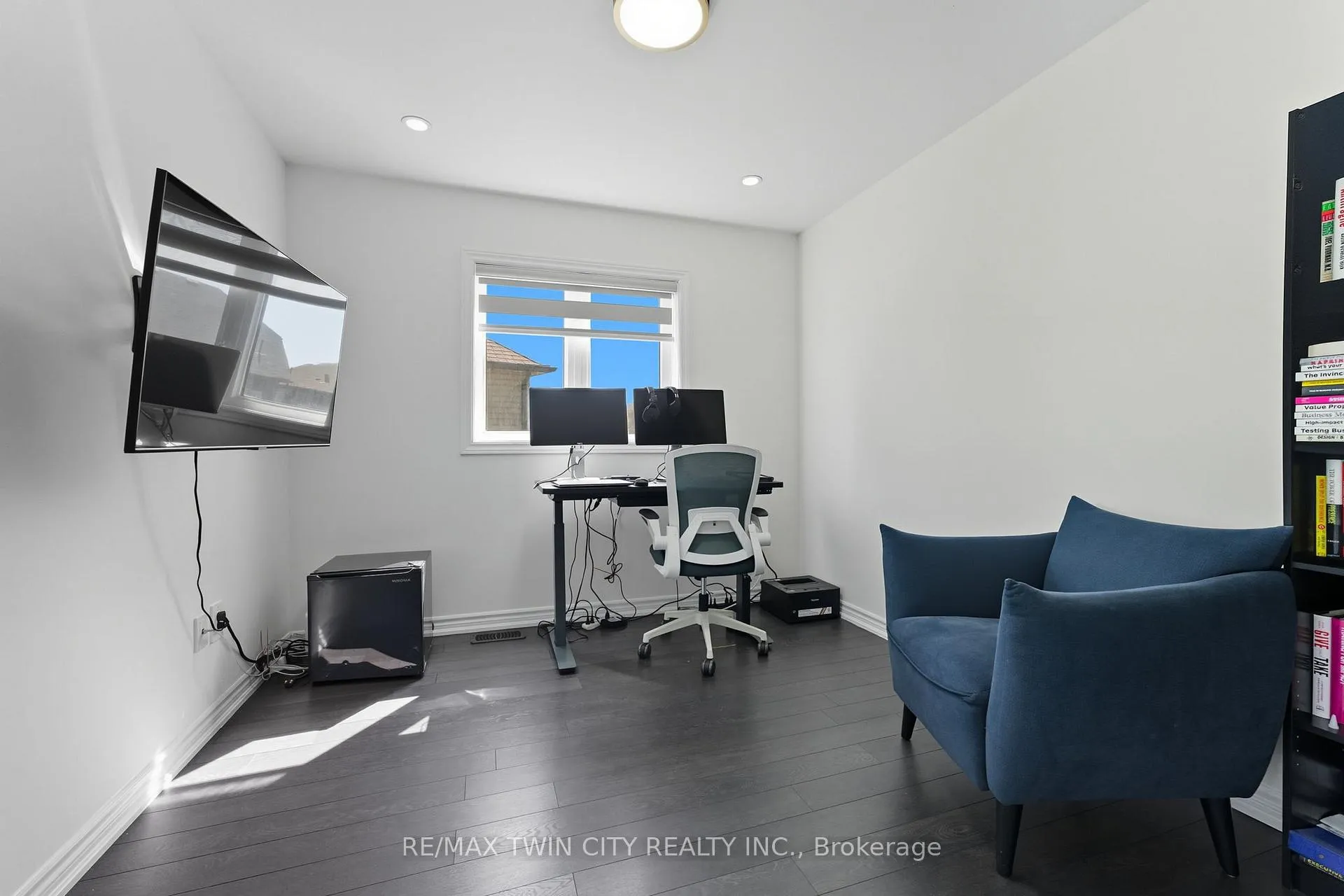 Photo 32 of 23 Whitton Drive, Brant, Paris — HOMEH
