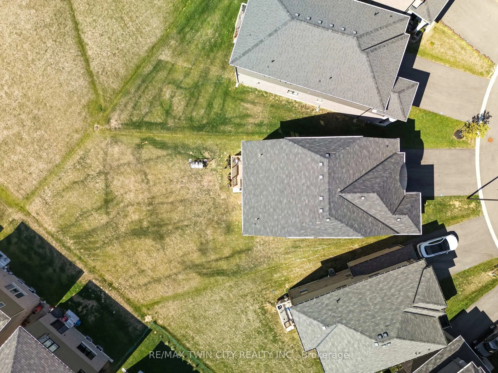 Photo 36 of 23 Whitton Drive, Brant, Paris — HOMEH