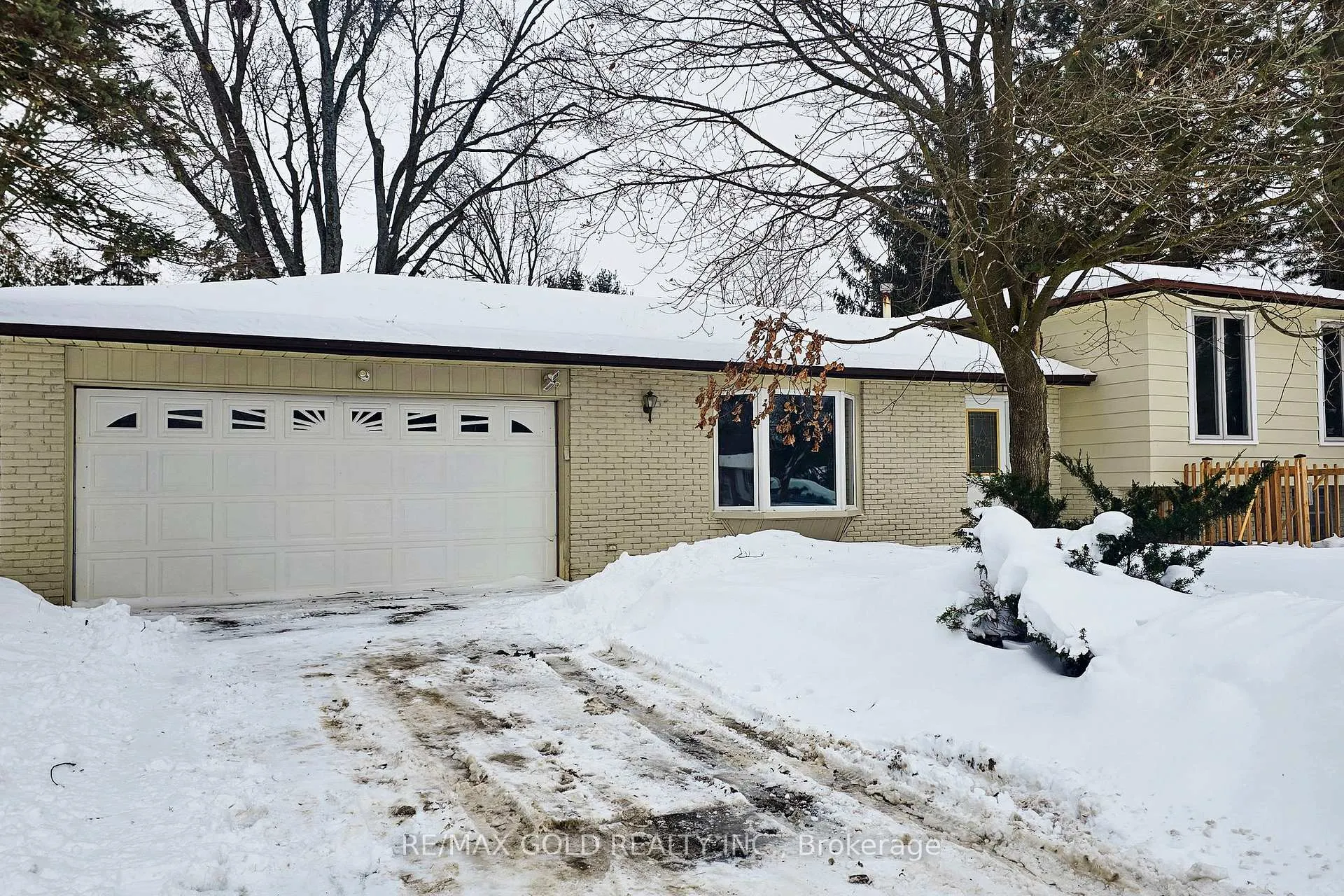 Front of 205 Cherry Court