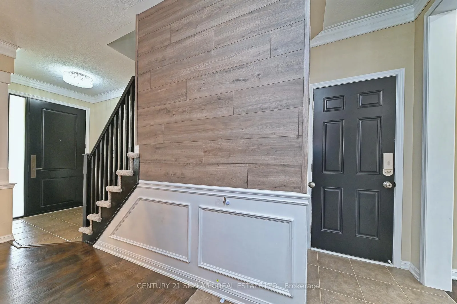 Photo 2 of 24 Dalton Drive, Cambridge, Silver Heights — HOMEH