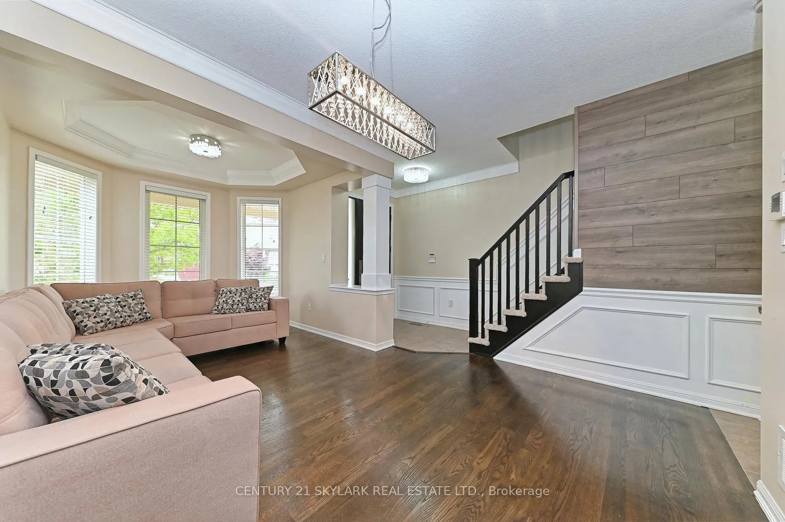 Photo 3 of 24 Dalton Drive, Cambridge, Silver Heights — HOMEH