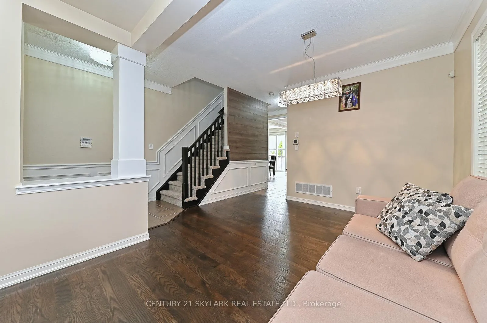 Photo 5 of 24 Dalton Drive, Cambridge, Silver Heights — HOMEH