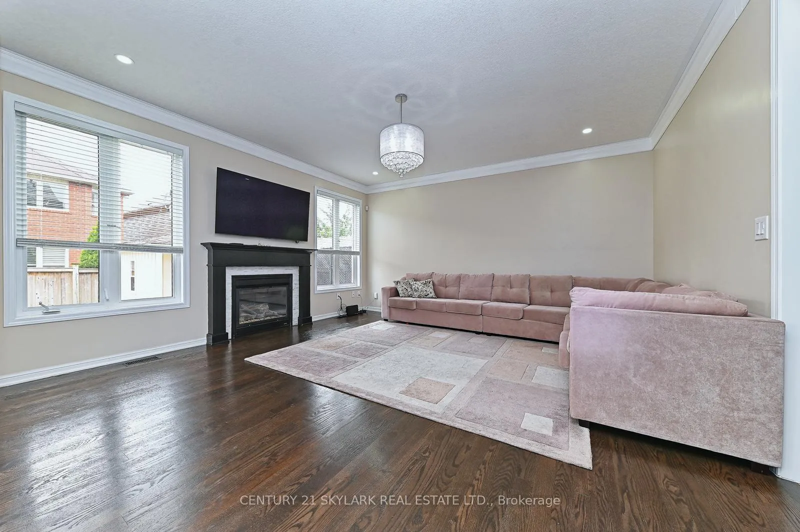 Photo 8 of 24 Dalton Drive, Cambridge, Silver Heights — HOMEH