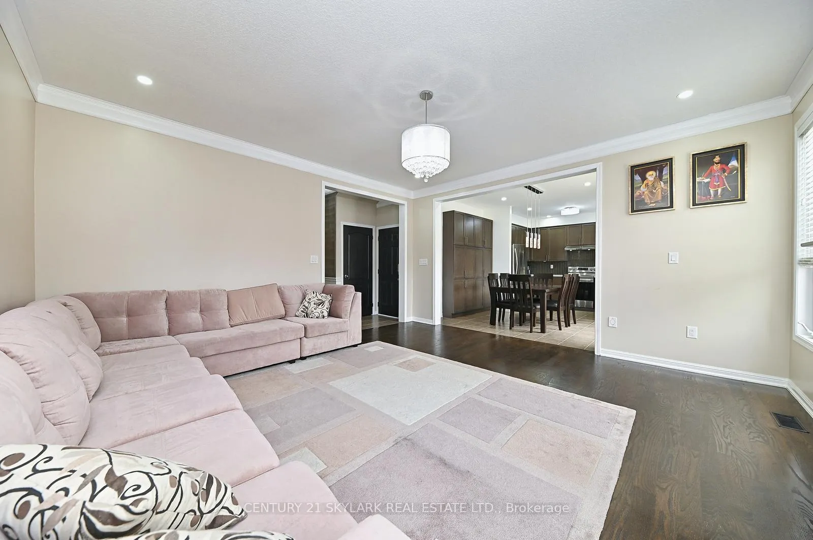 Photo 9 of 24 Dalton Drive, Cambridge, Silver Heights — HOMEH
