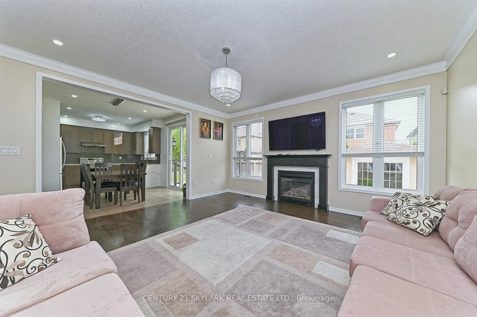 Photo 10 of 24 Dalton Drive, Cambridge, Silver Heights — HOMEH