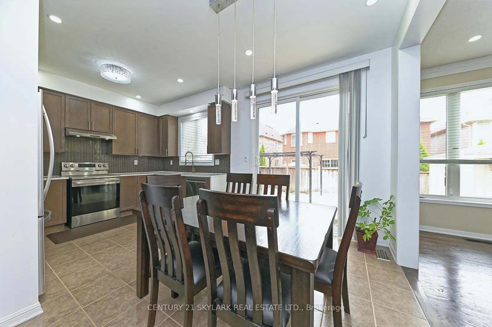 Photo 13 of 24 Dalton Drive, Cambridge, Silver Heights — HOMEH