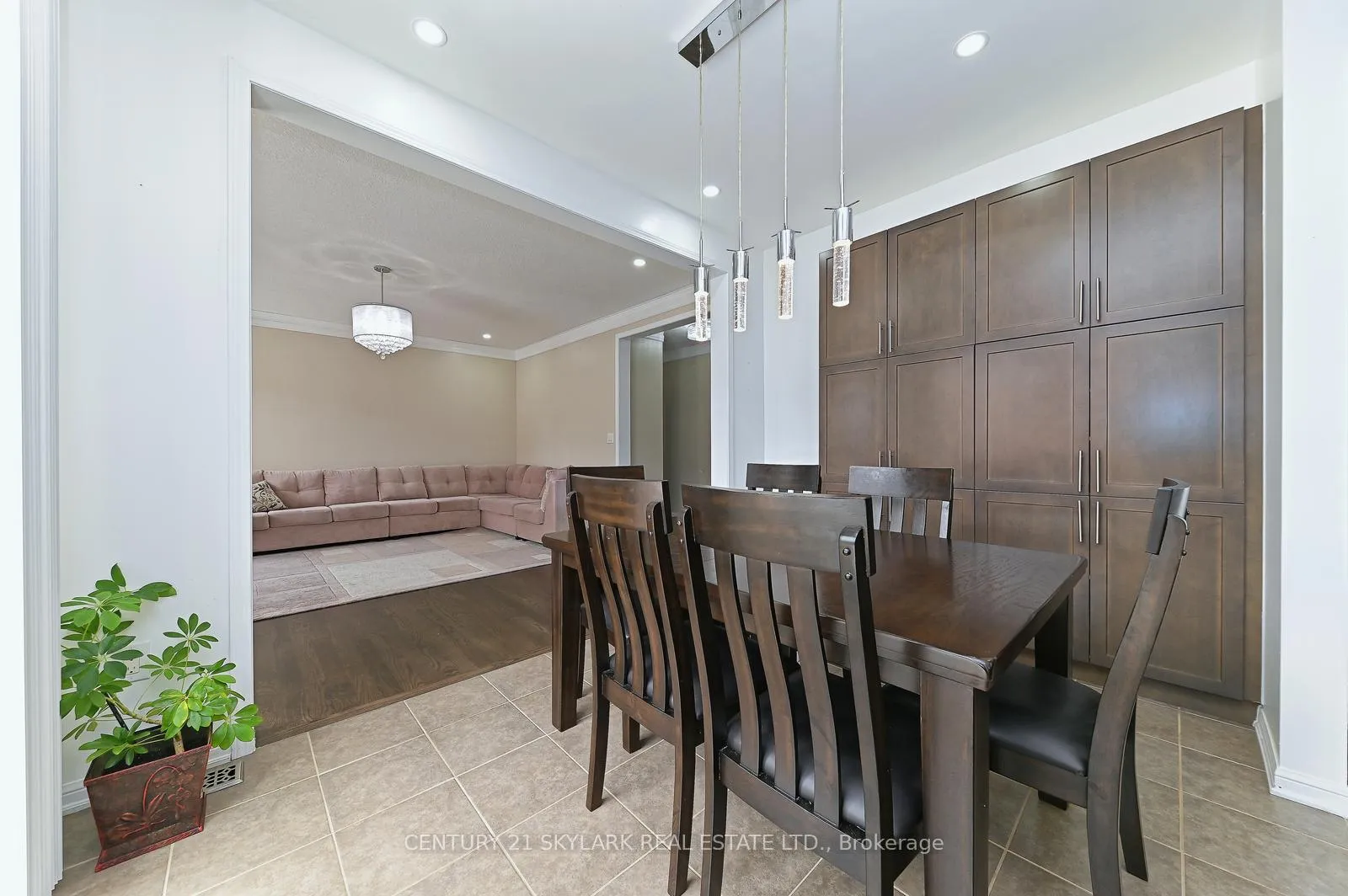 Photo 14 of 24 Dalton Drive, Cambridge, Silver Heights — HOMEH