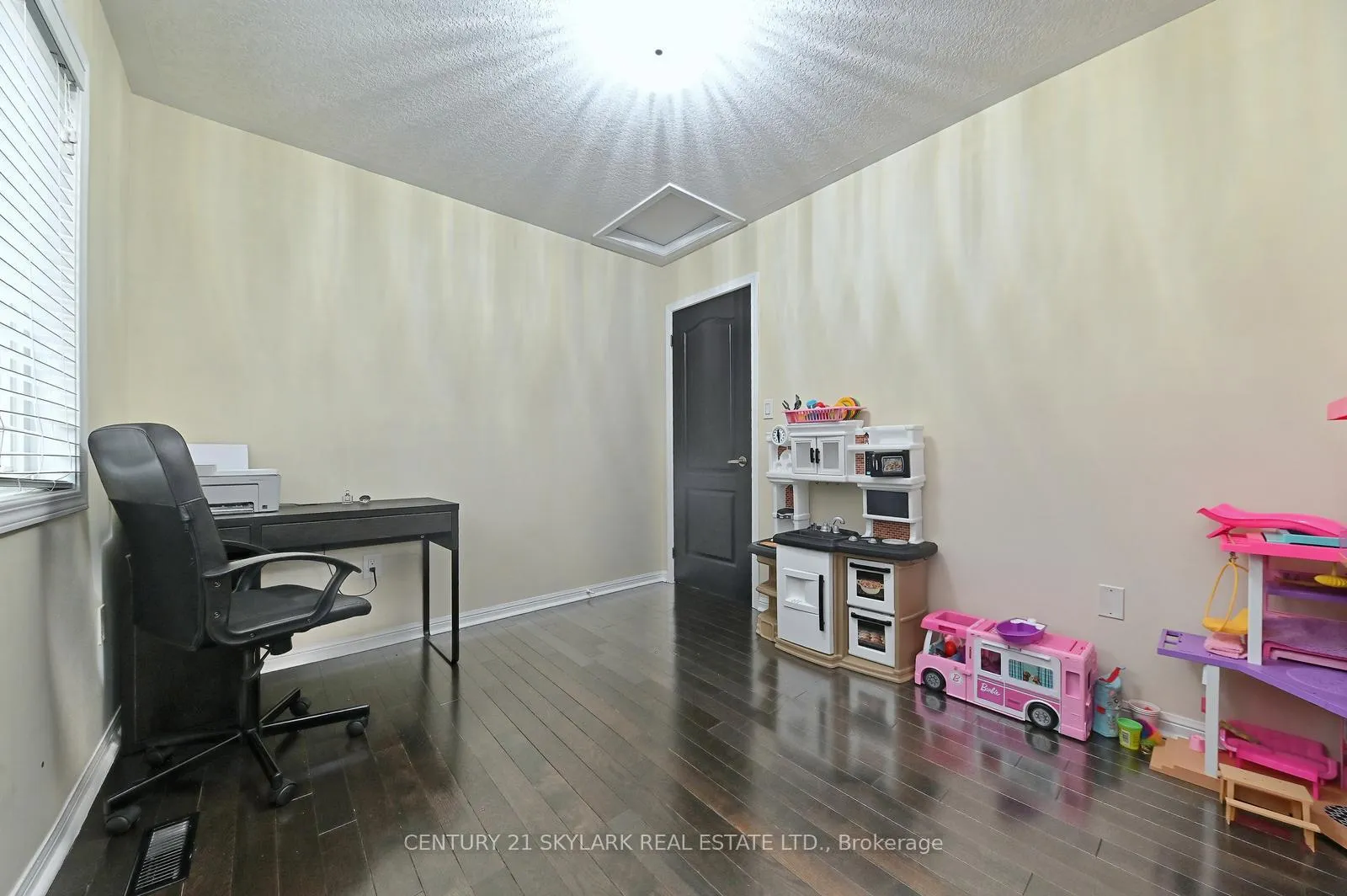 Photo 26 of 24 Dalton Drive, Cambridge, Silver Heights — HOMEH