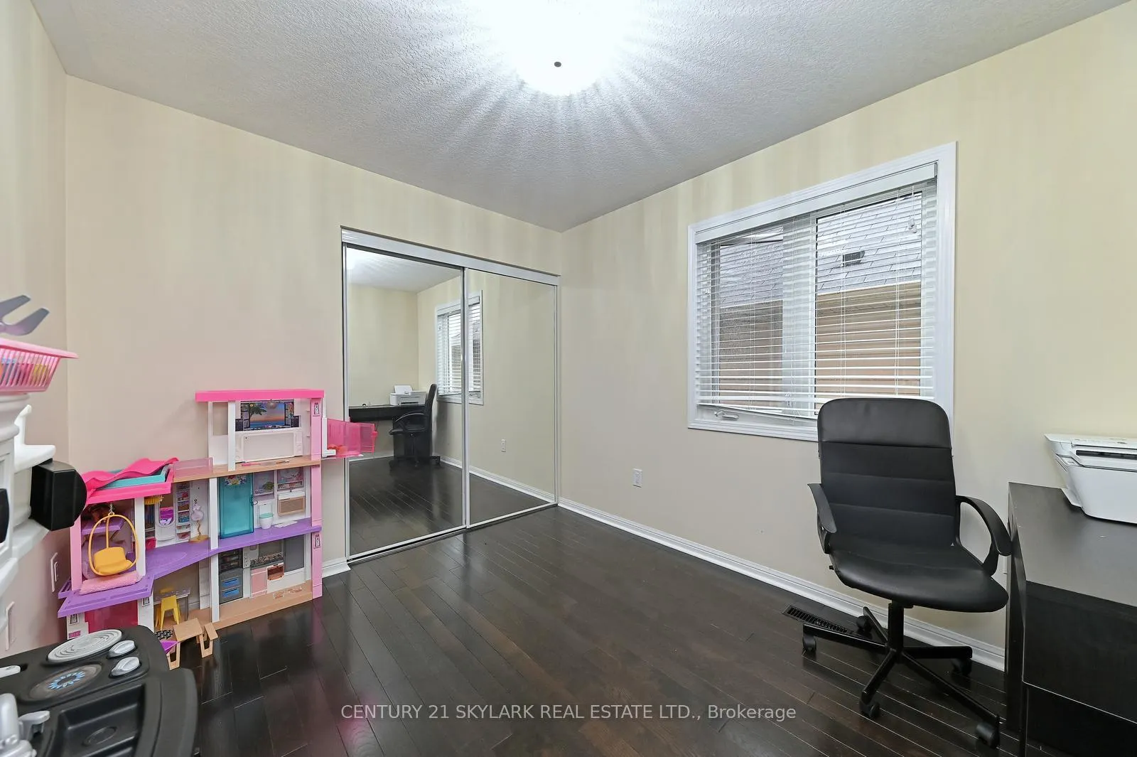 Photo 27 of 24 Dalton Drive, Cambridge, Silver Heights — HOMEH