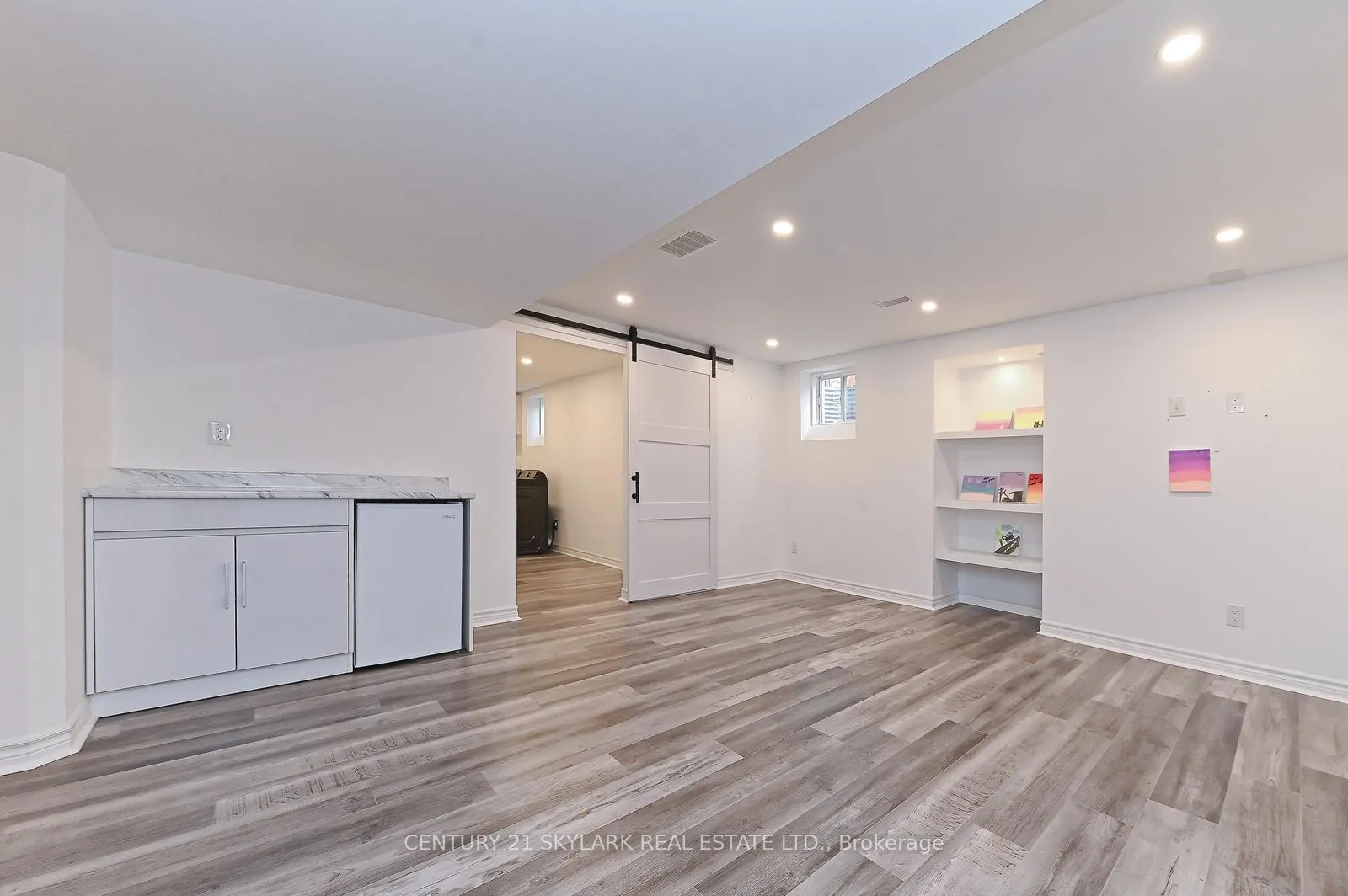 Photo 35 of 24 Dalton Drive, Cambridge, Silver Heights — HOMEH