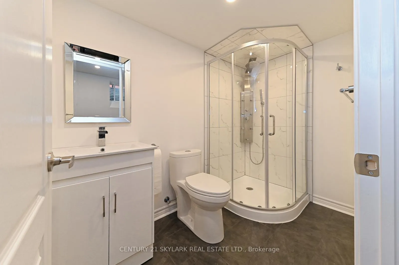 Photo 39 of 24 Dalton Drive, Cambridge, Silver Heights — HOMEH