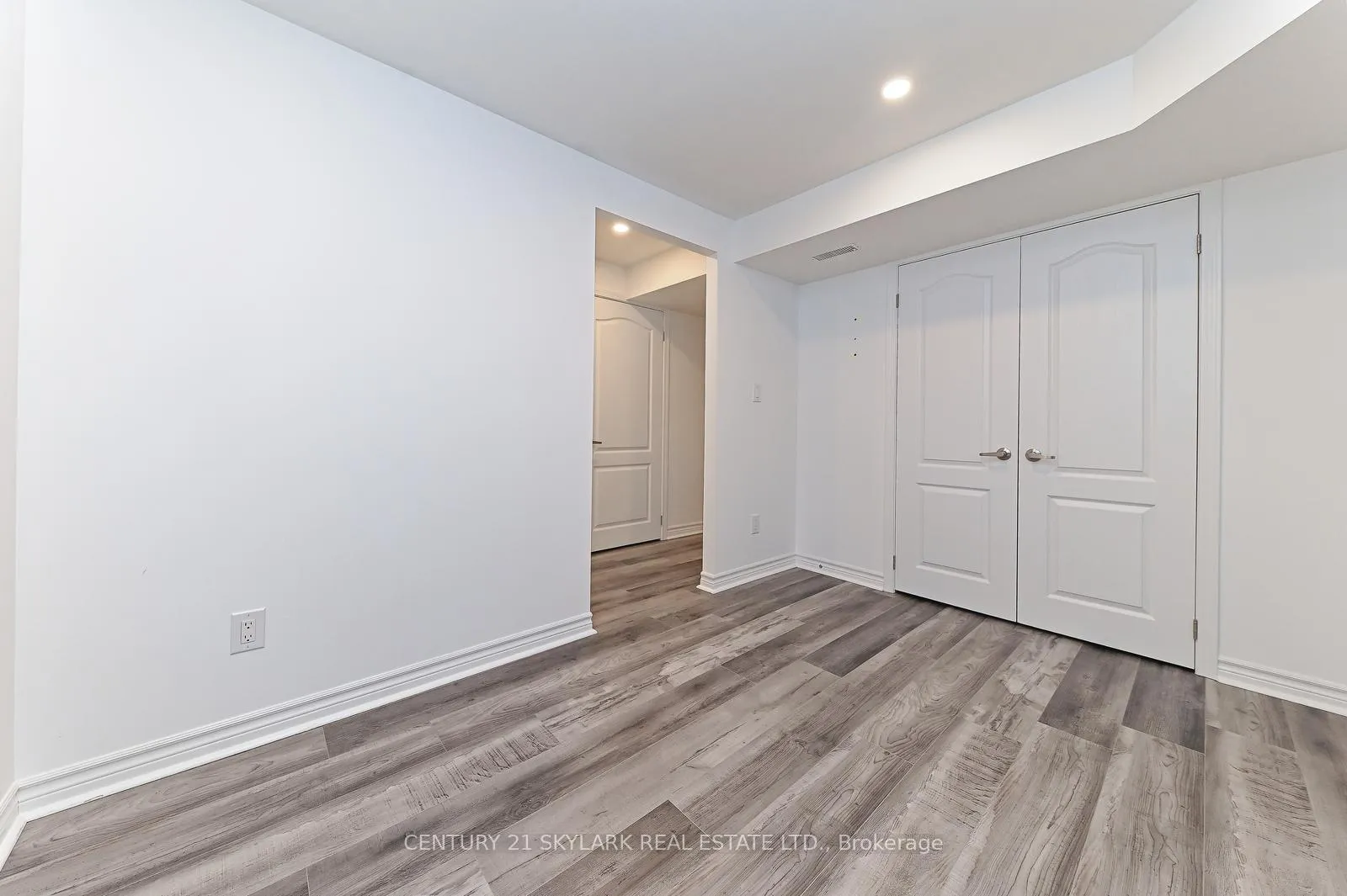 Photo 41 of 24 Dalton Drive, Cambridge, Silver Heights — HOMEH
