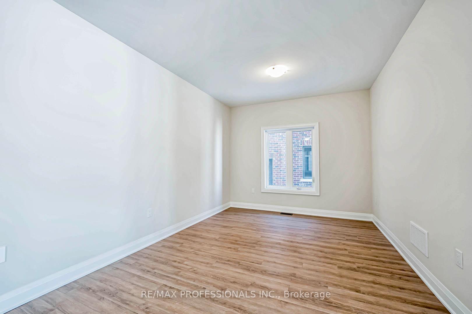 Photo 8 of 7 George Ellis Drive, Georgina, Keswick North — HOMEH