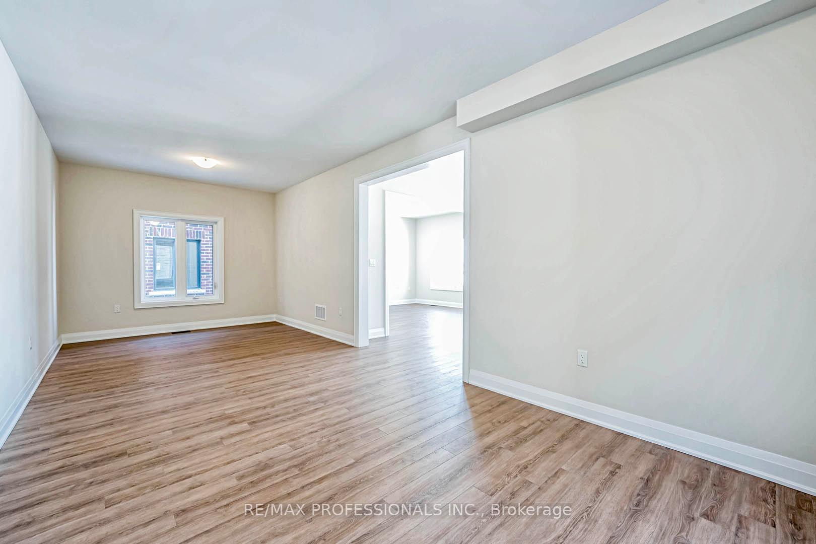 Photo 11 of 7 George Ellis Drive, Georgina, Keswick North — HOMEH
