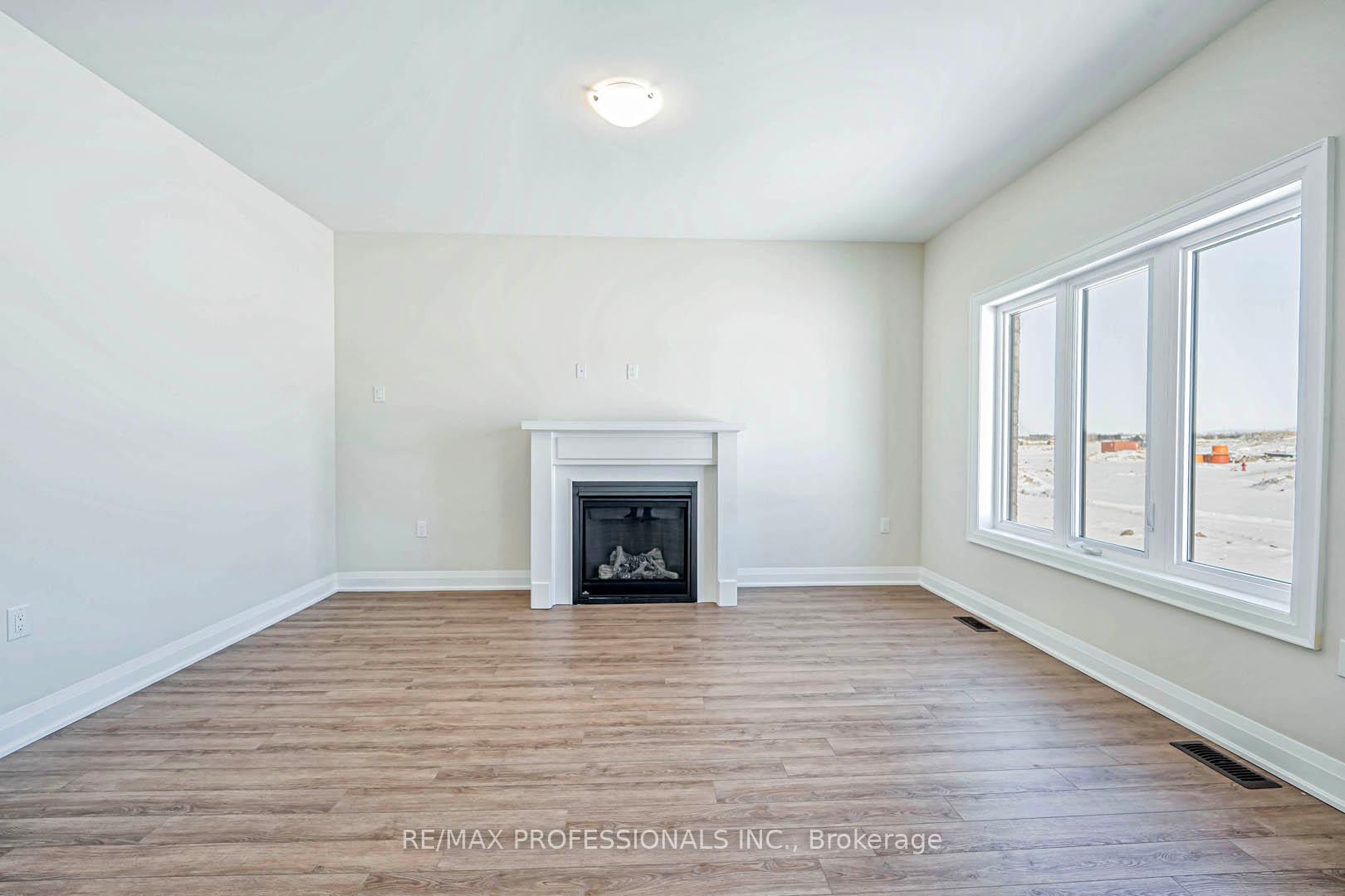 Photo 13 of 7 George Ellis Drive, Georgina, Keswick North — HOMEH