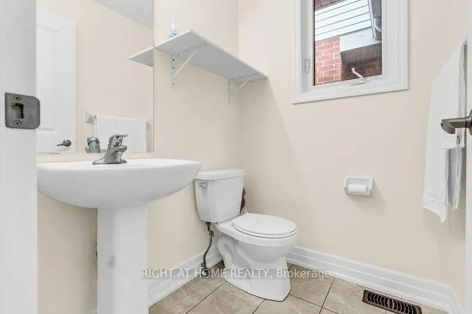 Photo 16 of 118 Wagner Crescent, Essa, Angus — HOMEH