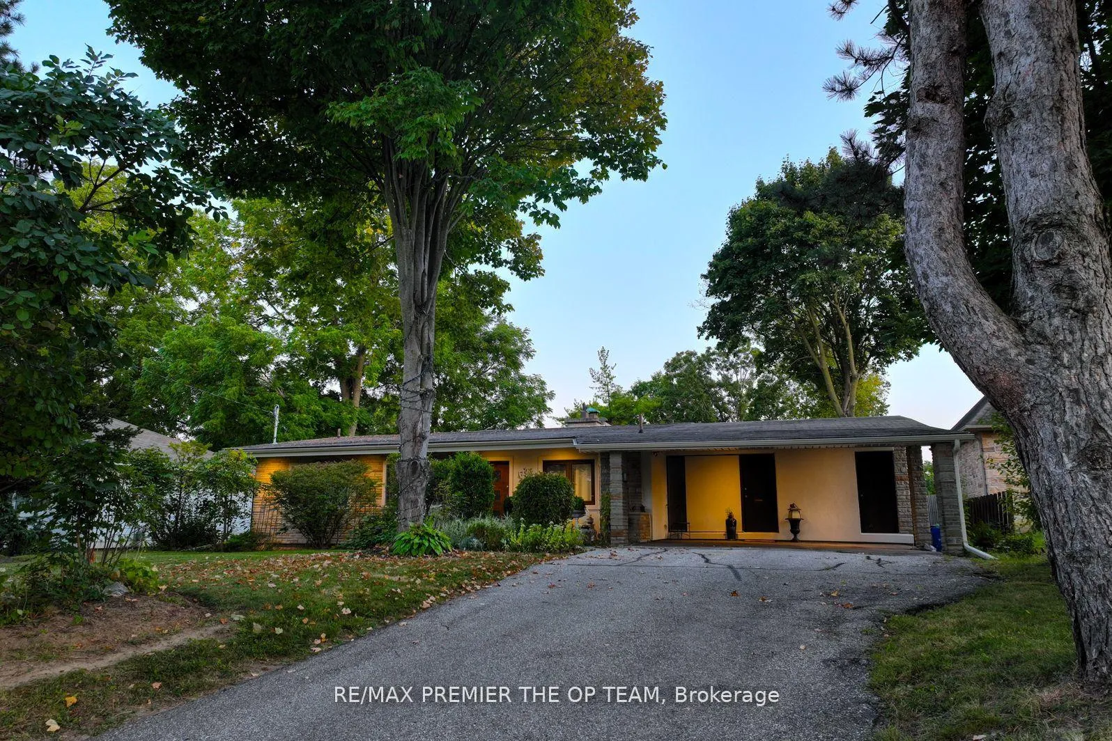 Photo 1 of 175 Davidson Drive, Vaughan, Islington Woods — HOMEH