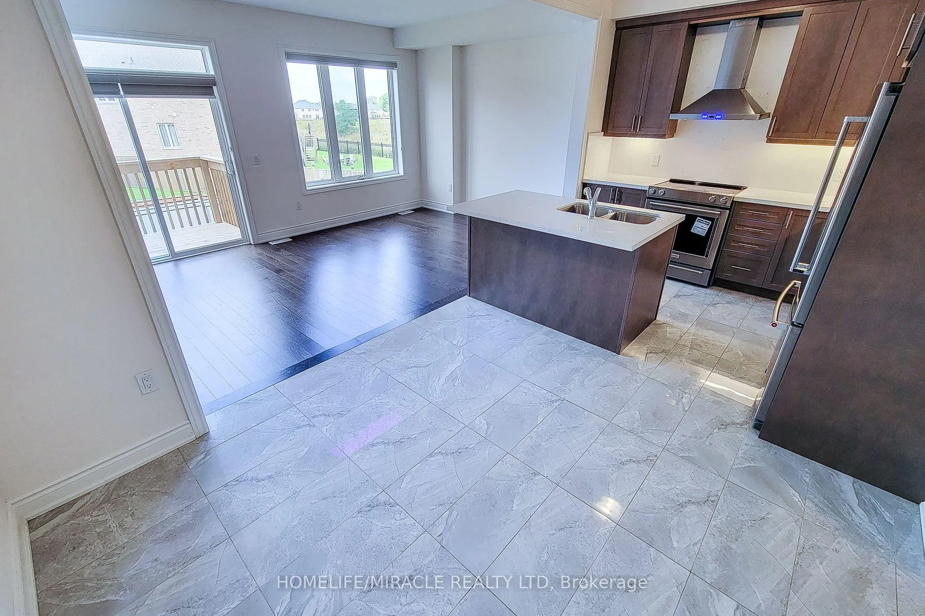 Photo 10 of 1101 Garner Road E, Hamilton, Ancaster — HOMEH
