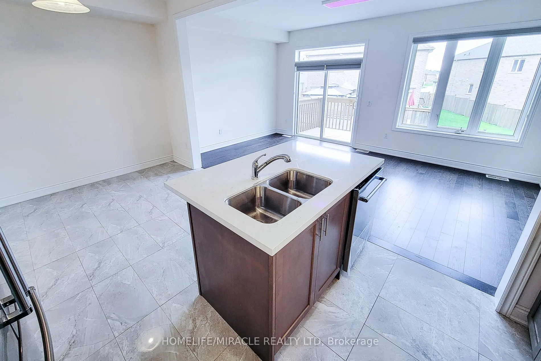 Photo 11 of 1101 Garner Road E, Hamilton, Ancaster — HOMEH