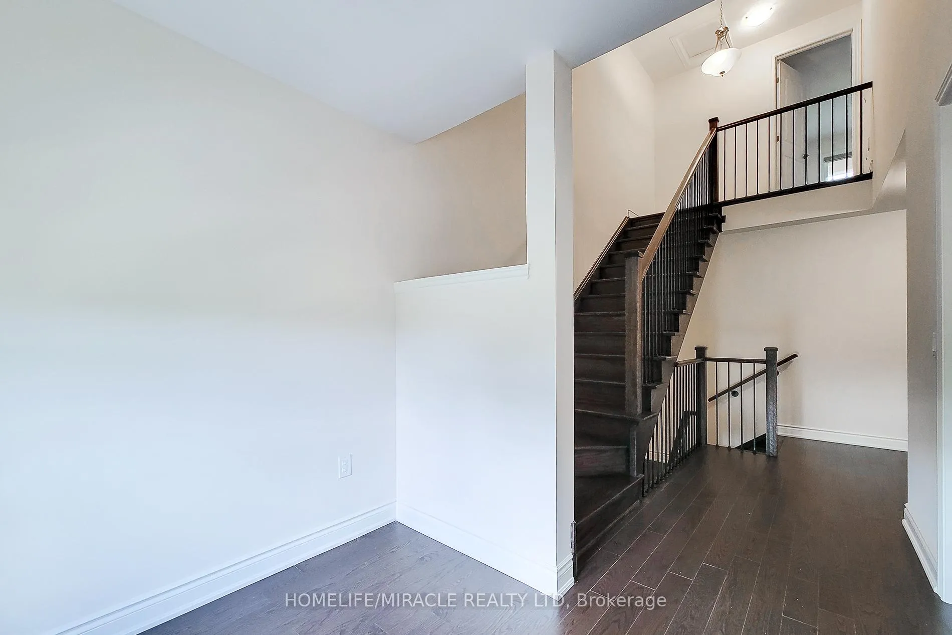 Photo 23 of 1101 Garner Road E, Hamilton, Ancaster — HOMEH
