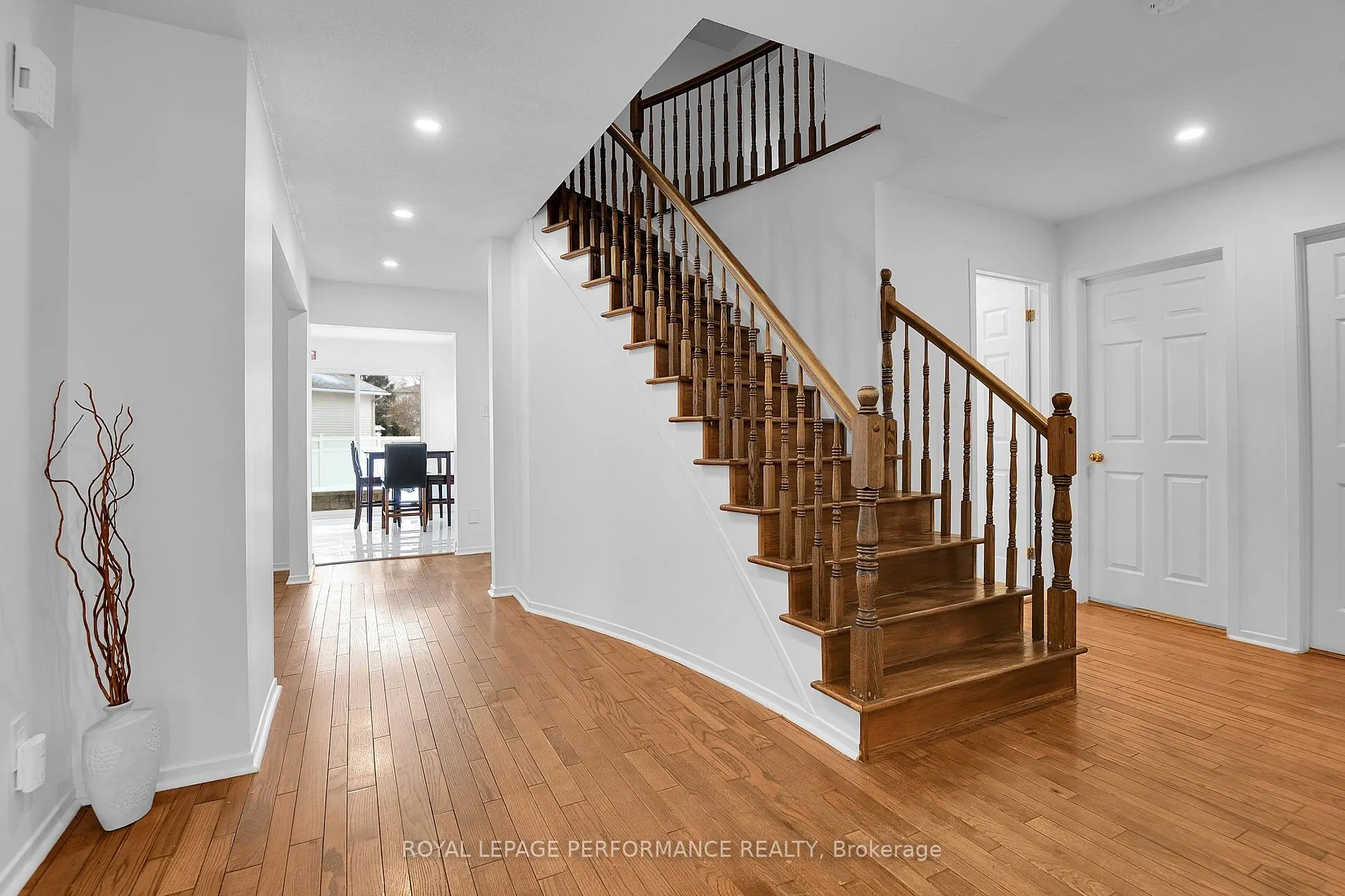 Photo 4 of 1646 Sunview Drive, Ottawa, Orleans/Sunridge — HOMEH