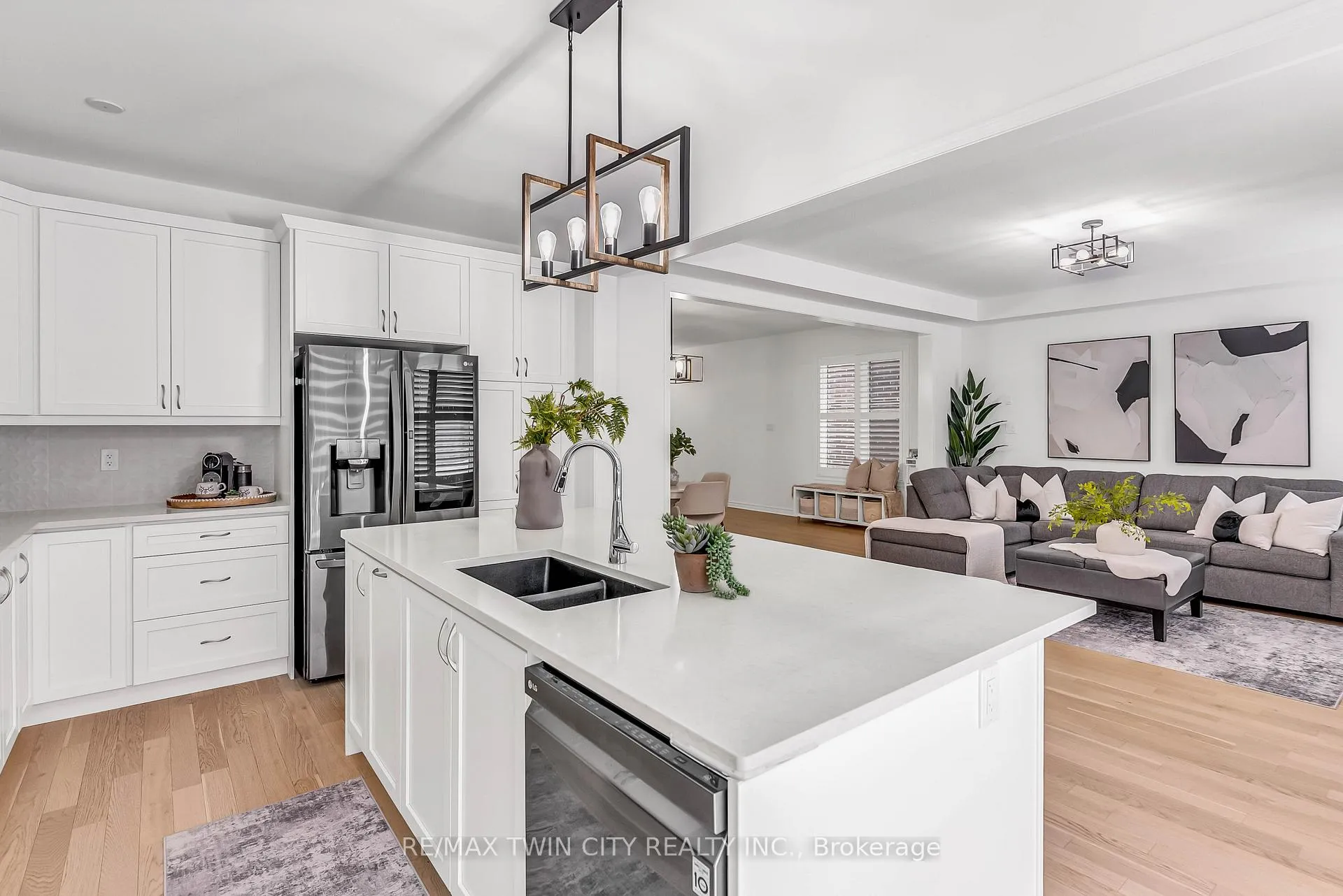 Photo 9 of 286 Forestwalk Street, Kitchener — HOMEH