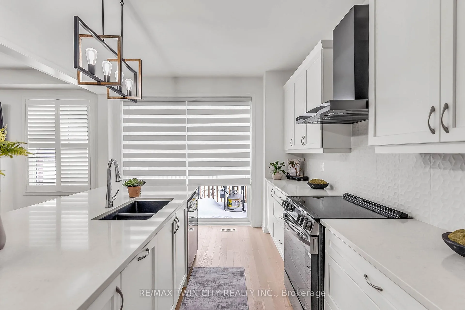 Photo 11 of 286 Forestwalk Street, Kitchener — HOMEH