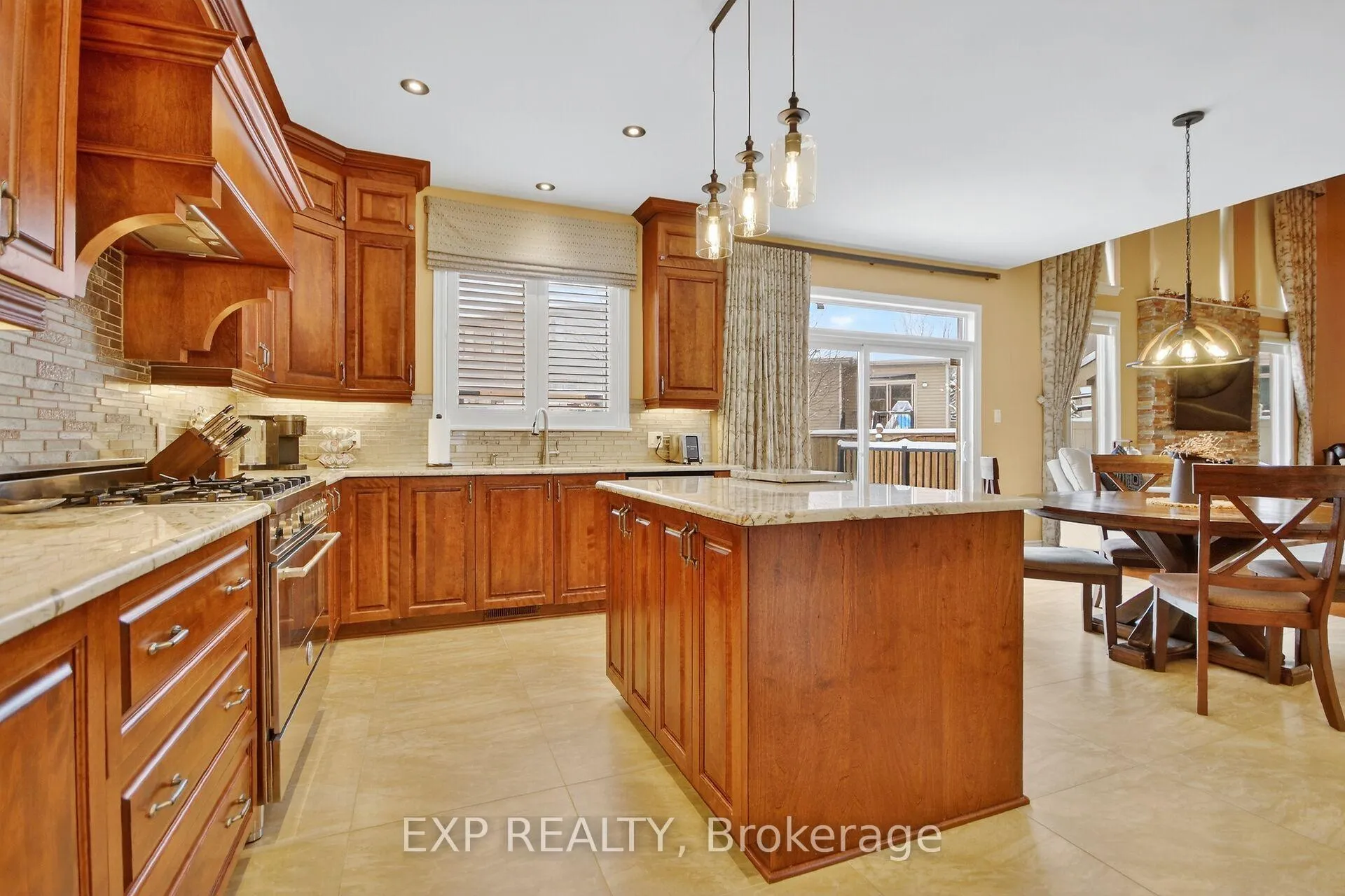 Photo 10 of 103 Coyote Crescent, Ottawa, Stittsville (South) — HOMEH