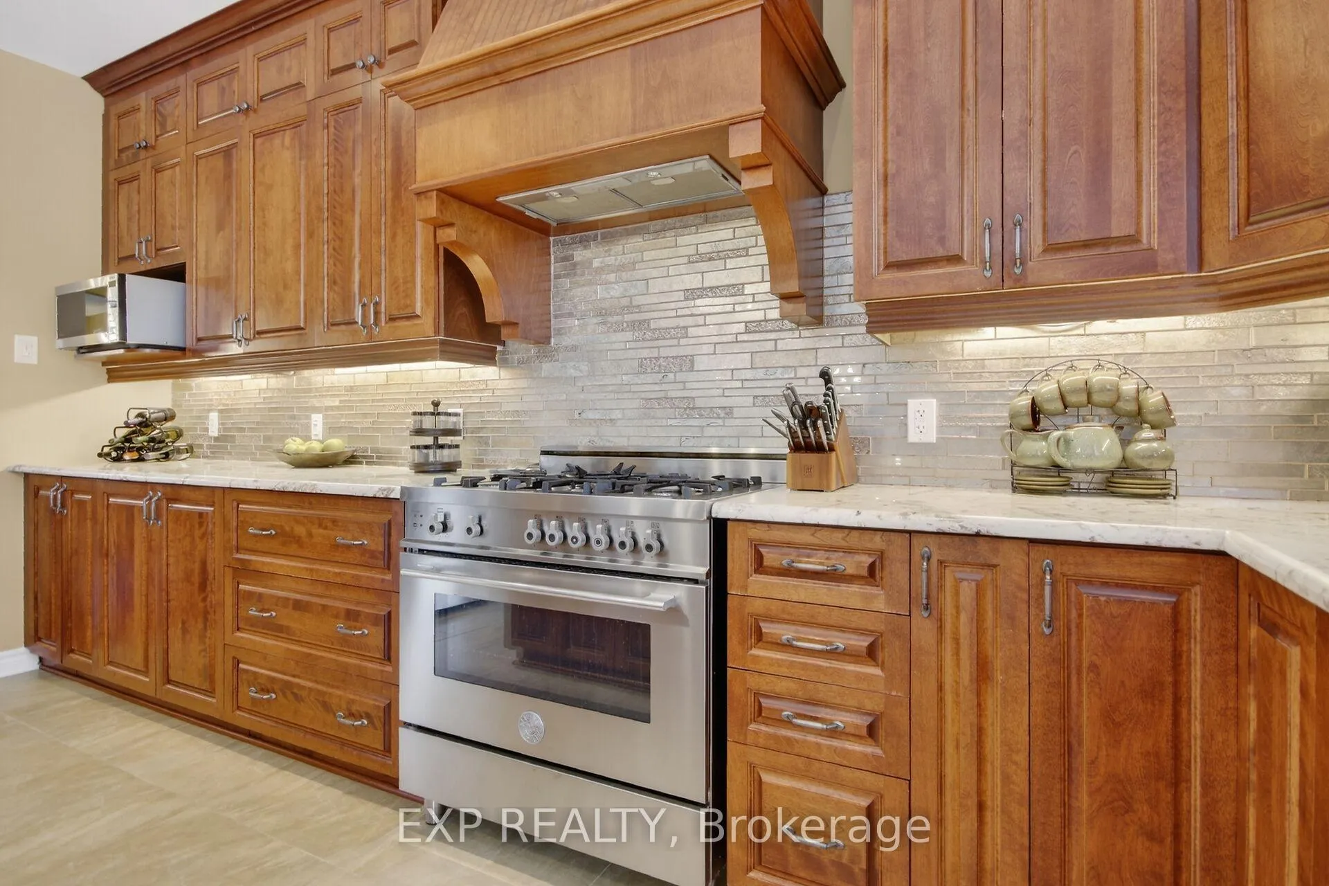 Photo 11 of 103 Coyote Crescent, Ottawa, Stittsville (South) — HOMEH