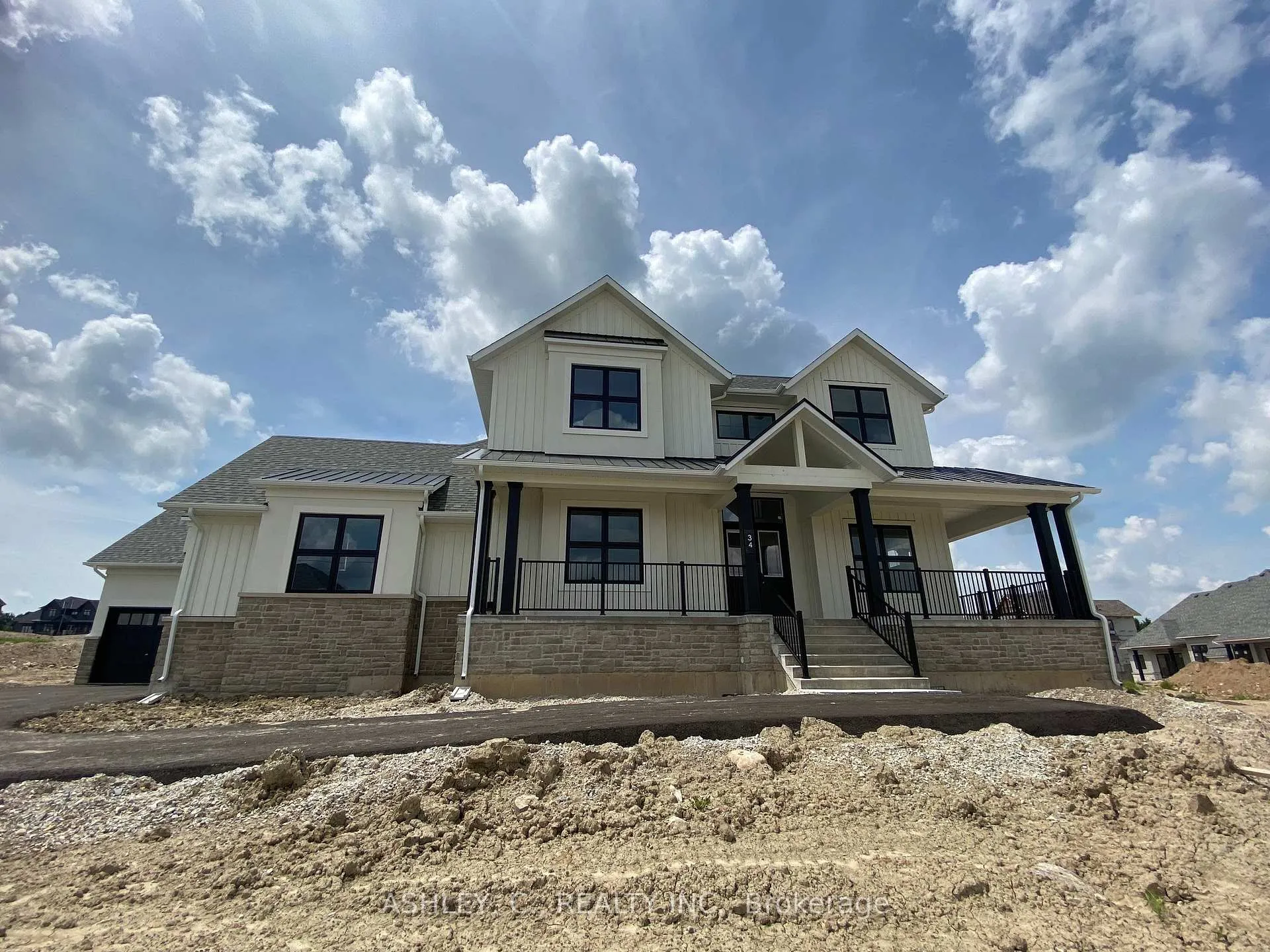 Photo 2 of 34 Holly Lane Drive, Caledon, Alton — HOMEH