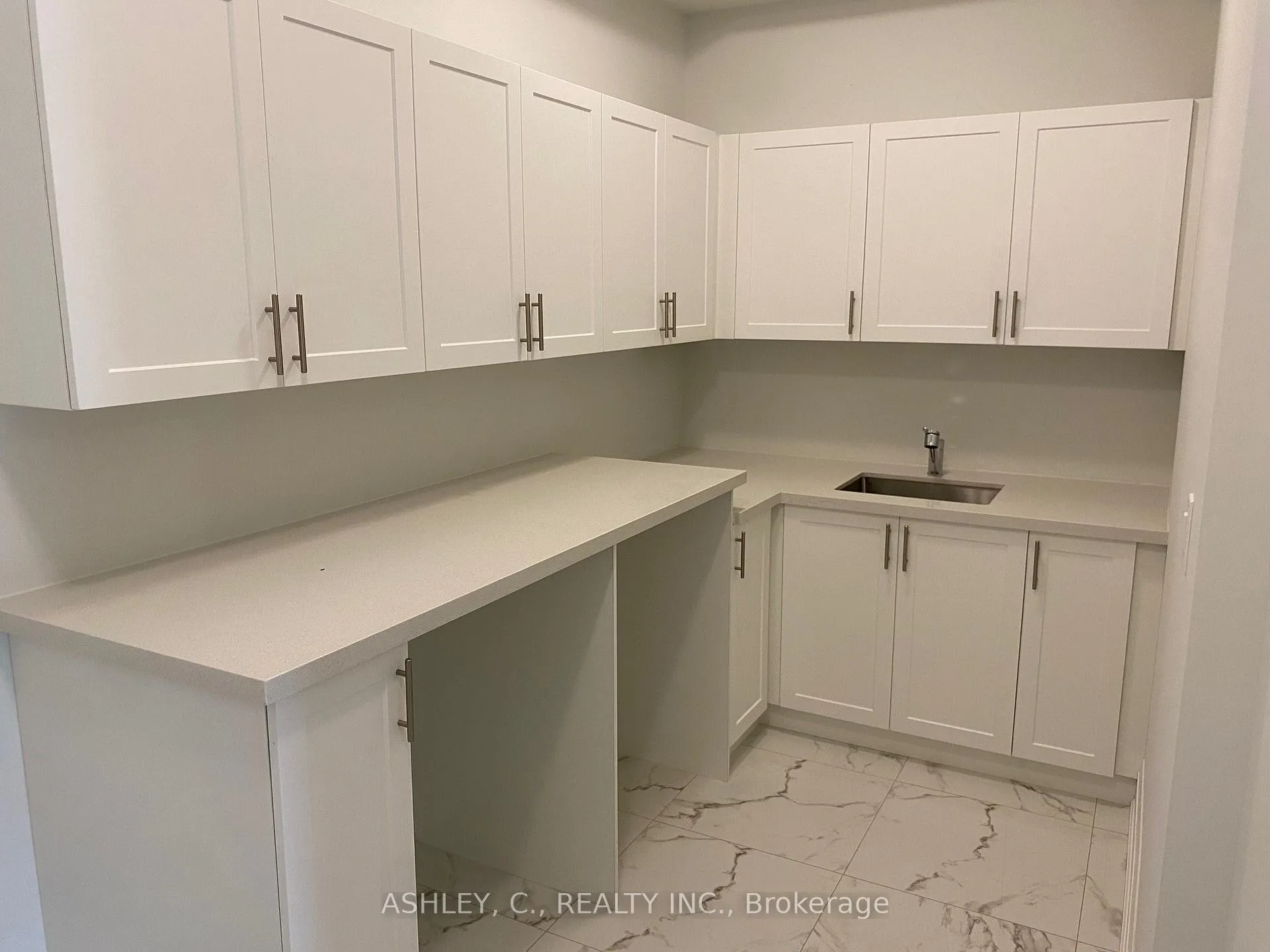 Photo 17 of 34 Holly Lane Drive, Caledon, Alton — HOMEH