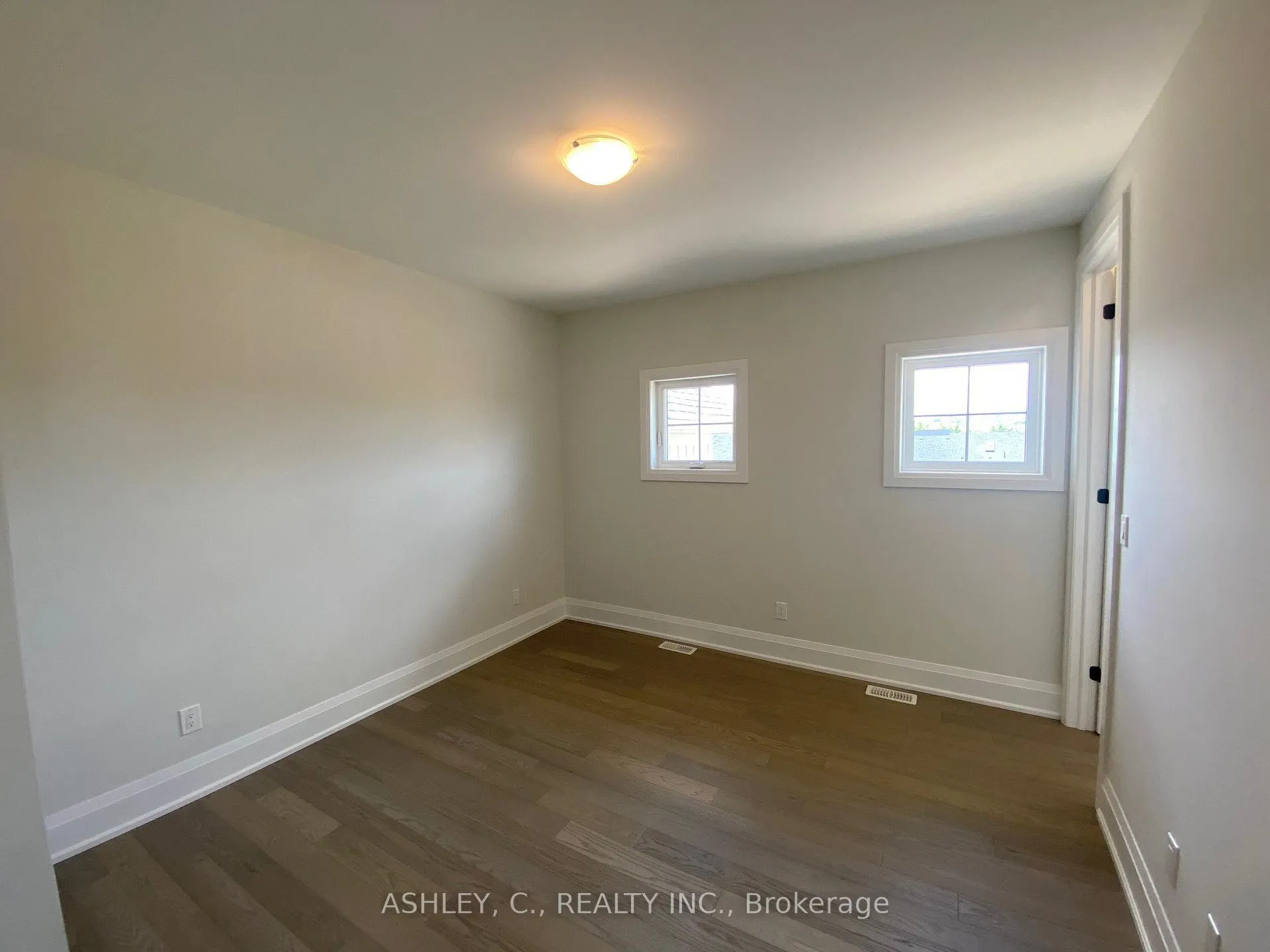 Photo 22 of 34 Holly Lane Drive, Caledon, Alton — HOMEH