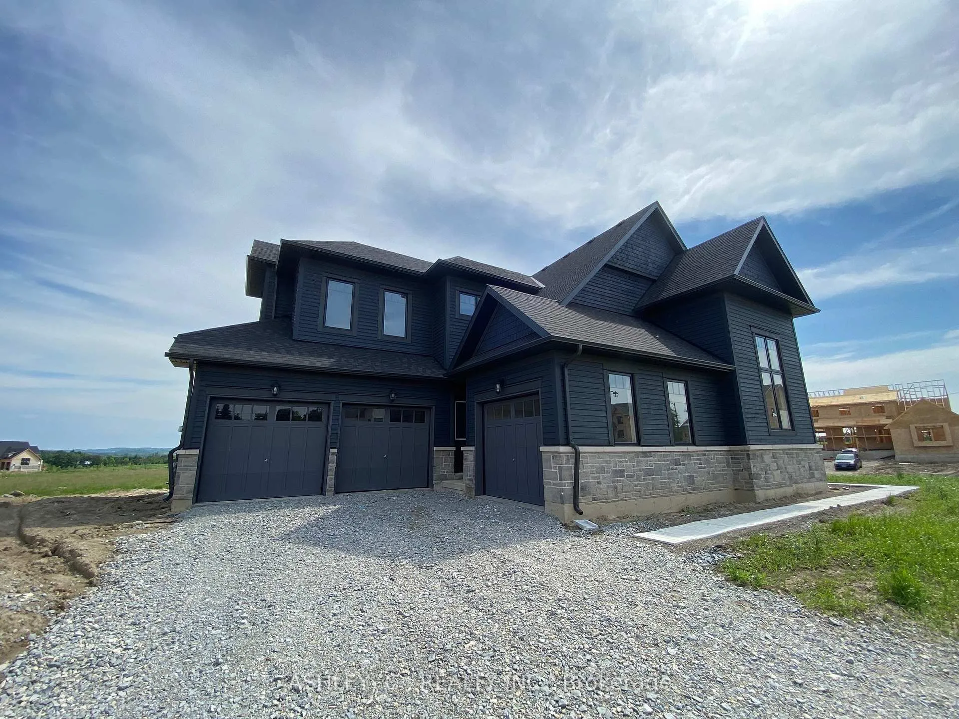 Photo 2 of 15 William Crisp Drive, Caledon, Alton — HOMEH