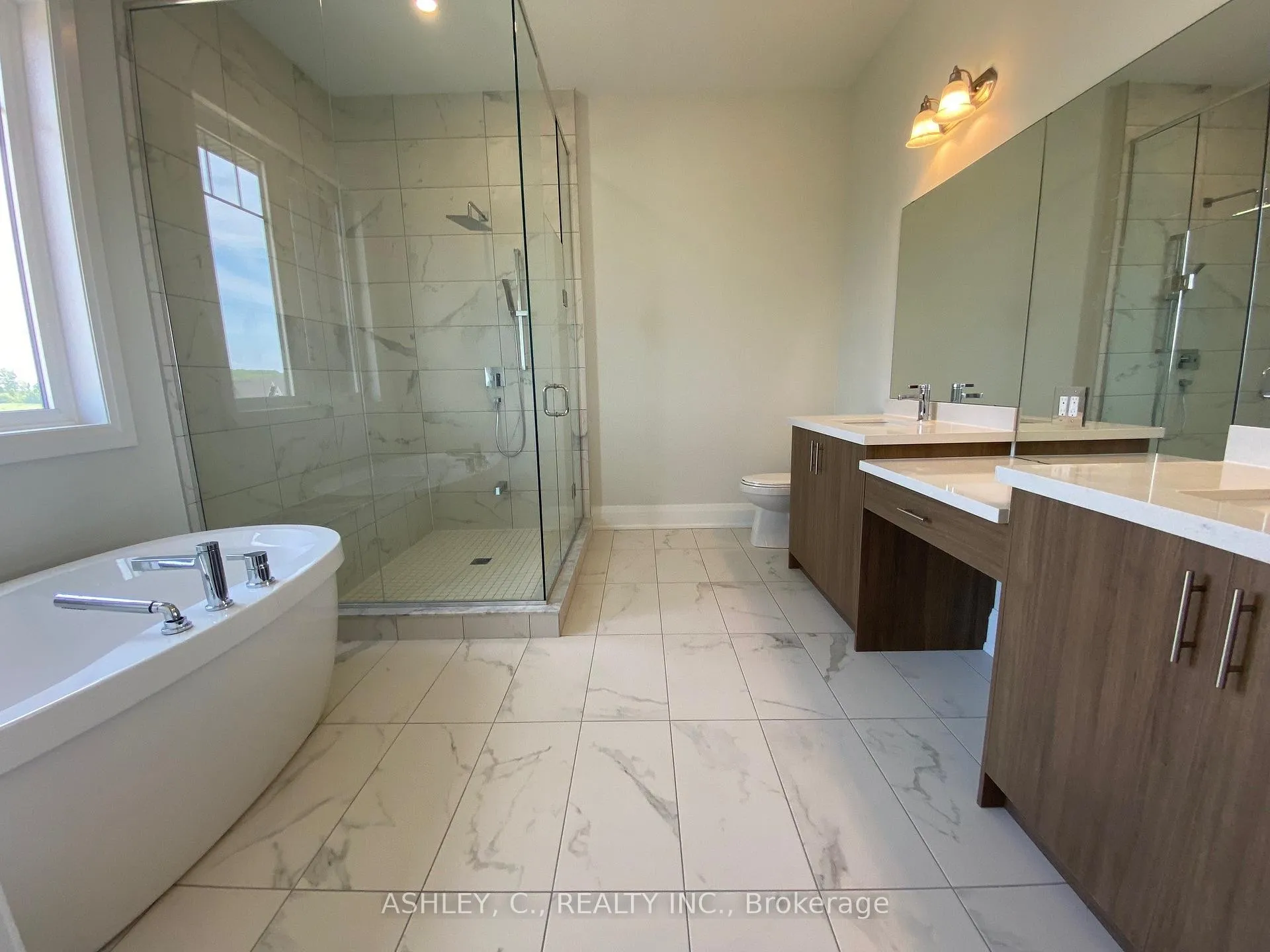 Photo 13 of 15 William Crisp Drive, Caledon, Alton — HOMEH