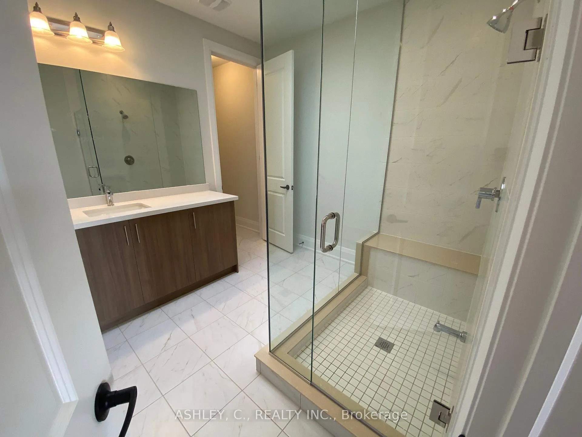 Photo 18 of 15 William Crisp Drive, Caledon, Alton — HOMEH