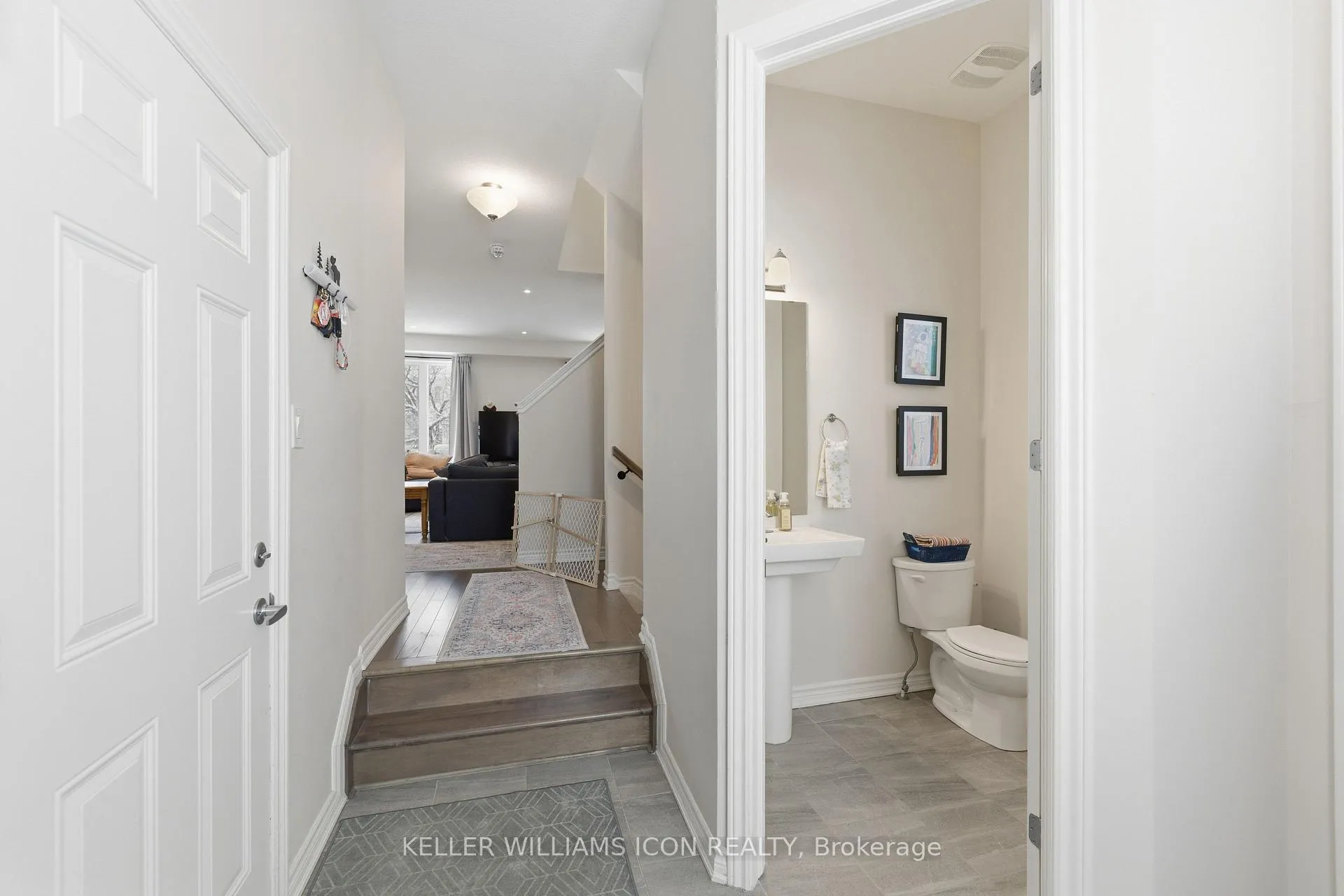 Photo 4 of 132 Asper Trail Circle, Ottawa, Kanata - Emerald Meadows/Trailwest — HOMEH